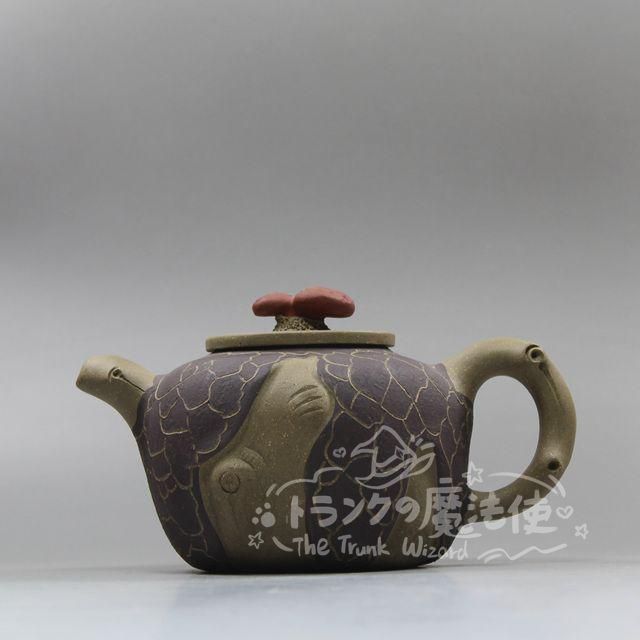 2色の霊芝を春に供紫砂壺 中国宜興 紫泥急須・茶壺・茶道具 大特価人気商品☆2色の霊芝を春に供紫砂壺 中国宜興 紫泥急須?茶壺
