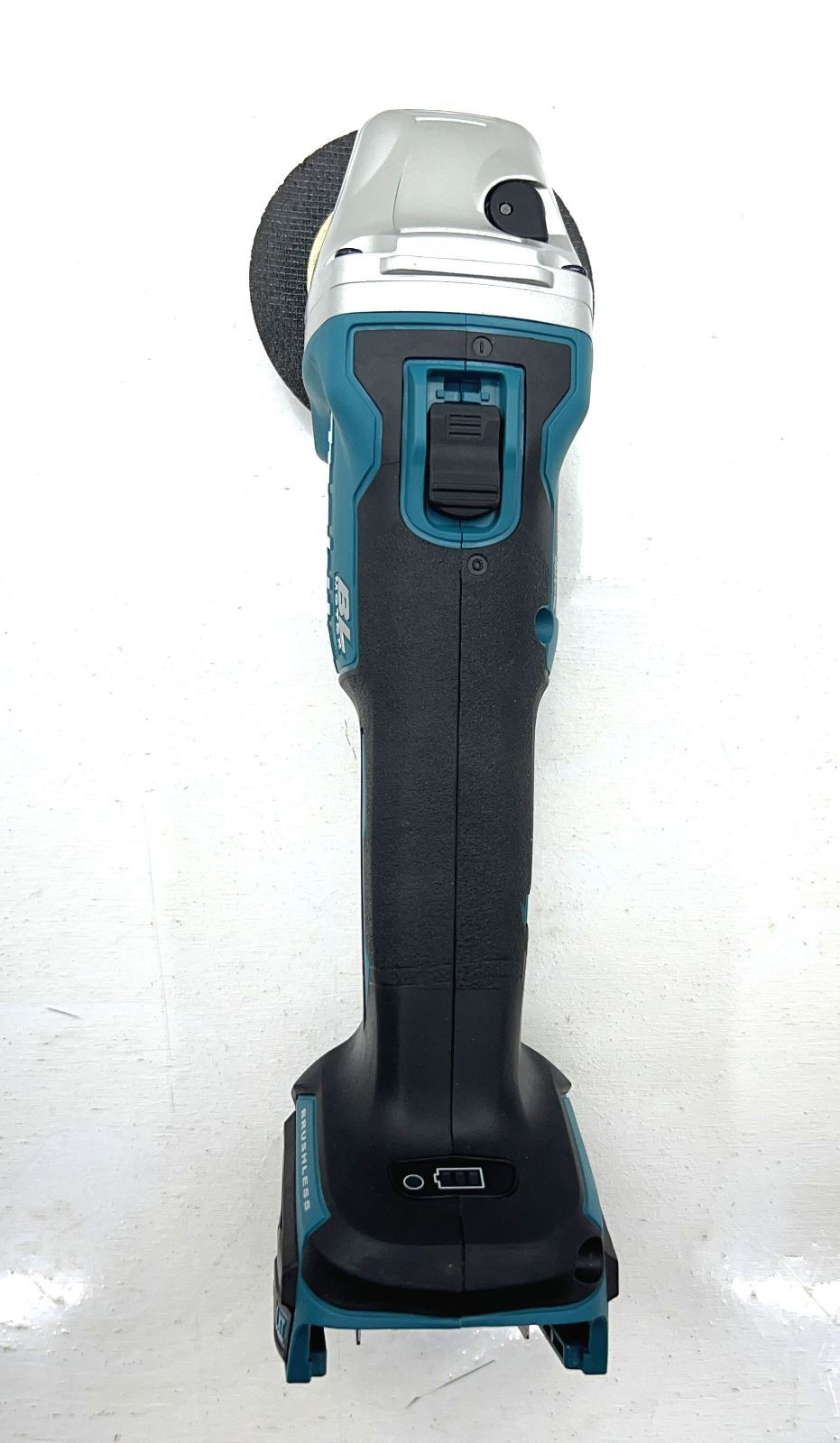 マキタ GA404DN 充電式ディスクグラインダ GA404DN 中古品 【ハンズクラフト宜野湾店】 GA404DN | 株式会社マキタ