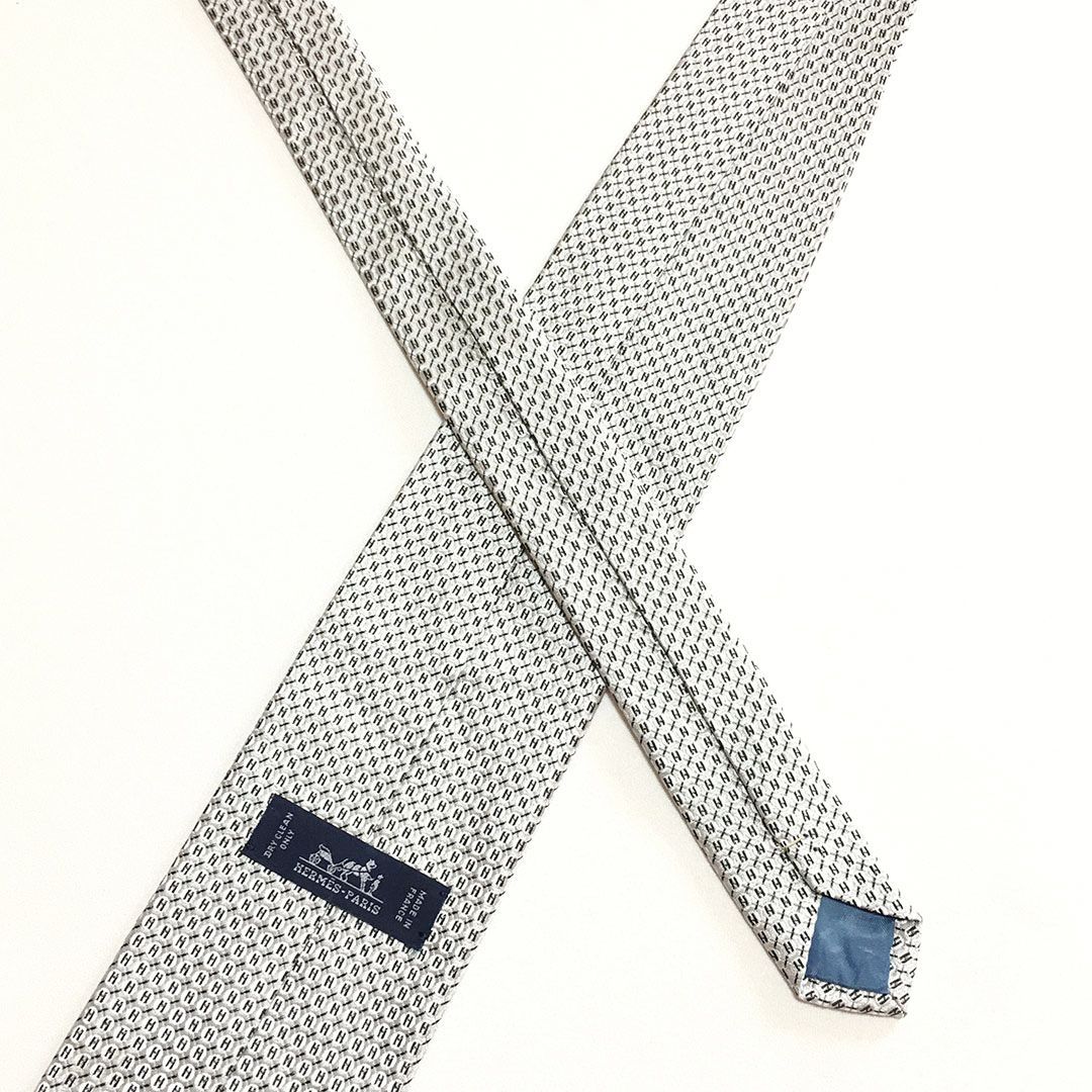 未使用級 エルメス HERMES ネクタイ シルク100% シルバーグレー H柄