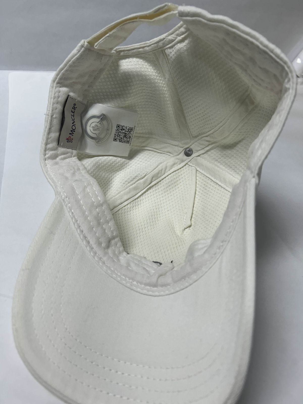 極美品】MONCLER モンクレール ロゴ刺繍 キャップ ホワイト シルバー
