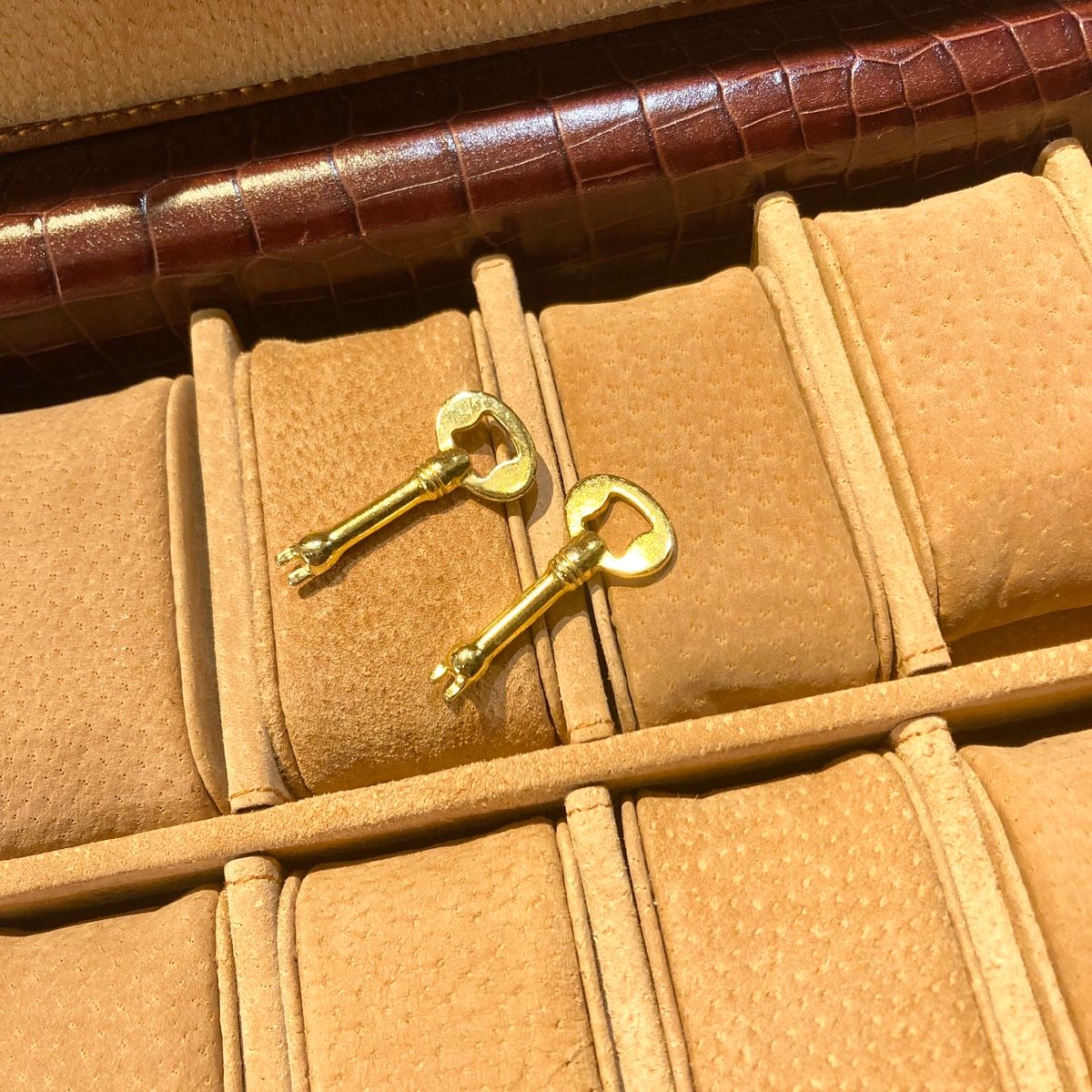 K*A様 サーロンドス　クロコダイル風　腕時計ケース　新品 K*A様 サーロンドス クロコダイル風 腕時計ケース 新品 SIR RONDO'S