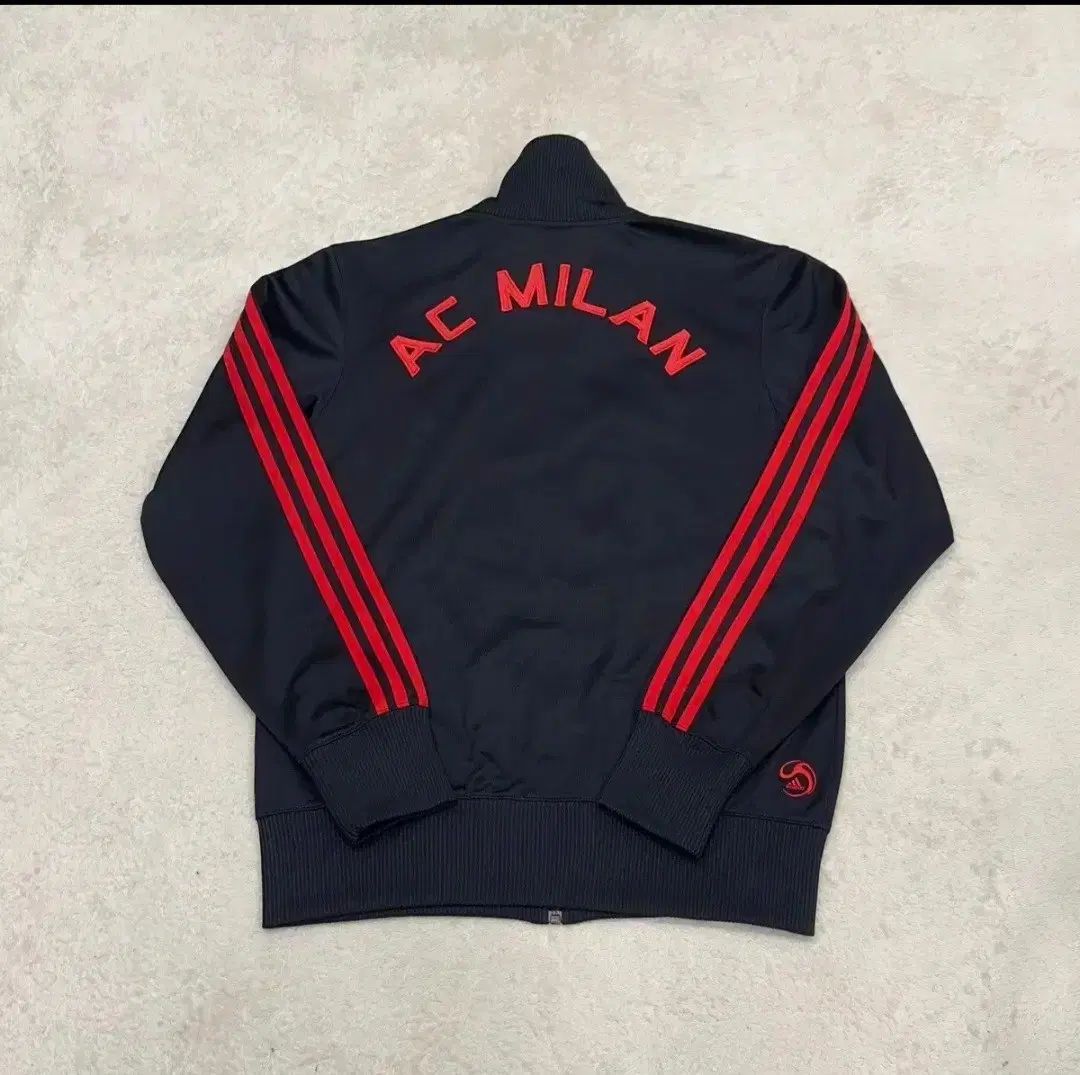 アディダス ACミラン トラックジャージ - メルカリ