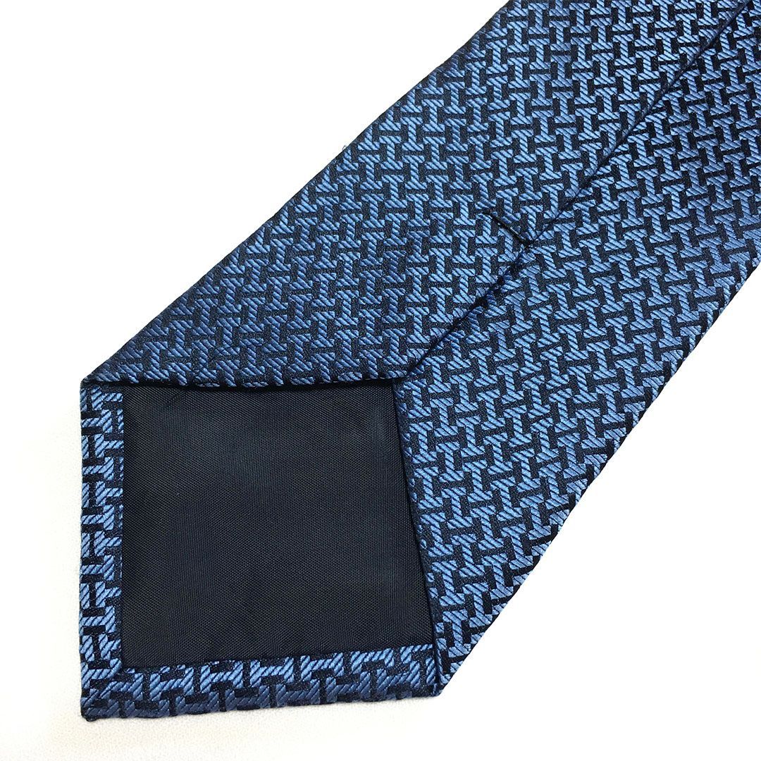 未使用級 エルメス HERMES ネクタイ シルク100% ブルー H柄 未使用級 エルメス HERMES ネクタイ シルク100% ネイビー / ブルー H柄