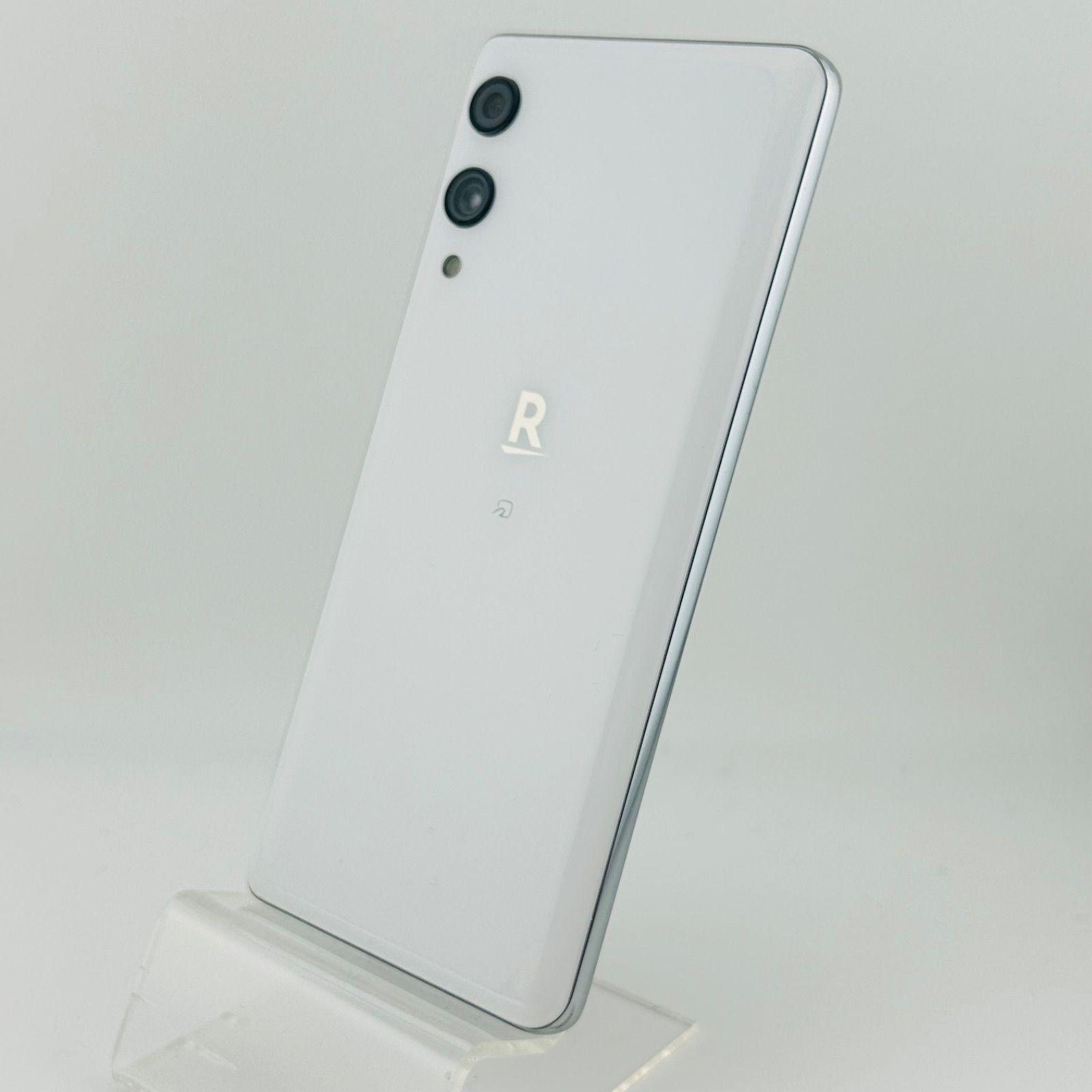 バッテリー良好 Rakuten Hand P710 64GB ホワイト SIMフリー(simロック