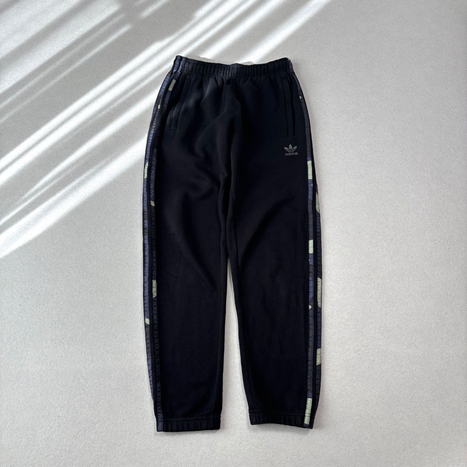 adidas Originals GRAPHIC CAMO PATTERN SWEATPANTS BLACK M 