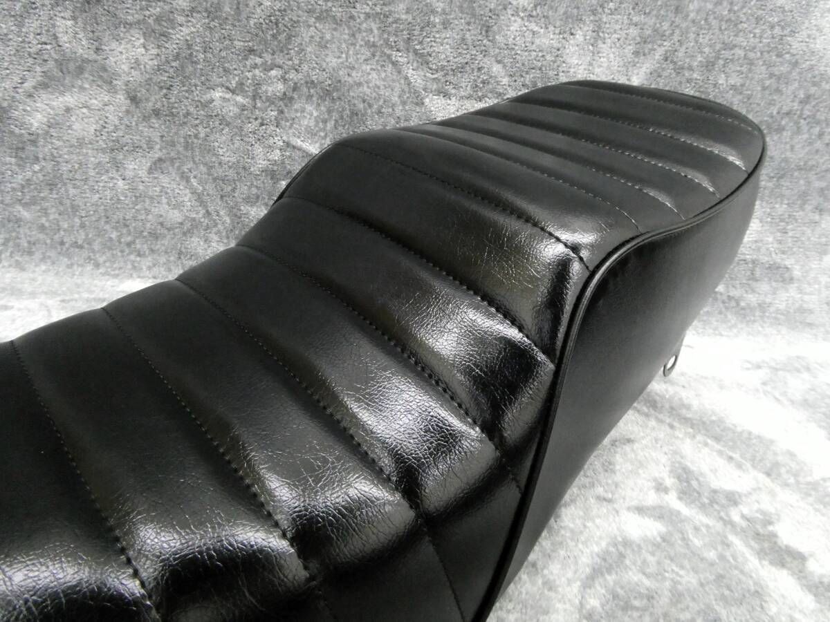 GN125 黒皮 タックロールシート ベルト付/レザー ブラックBLACK黒