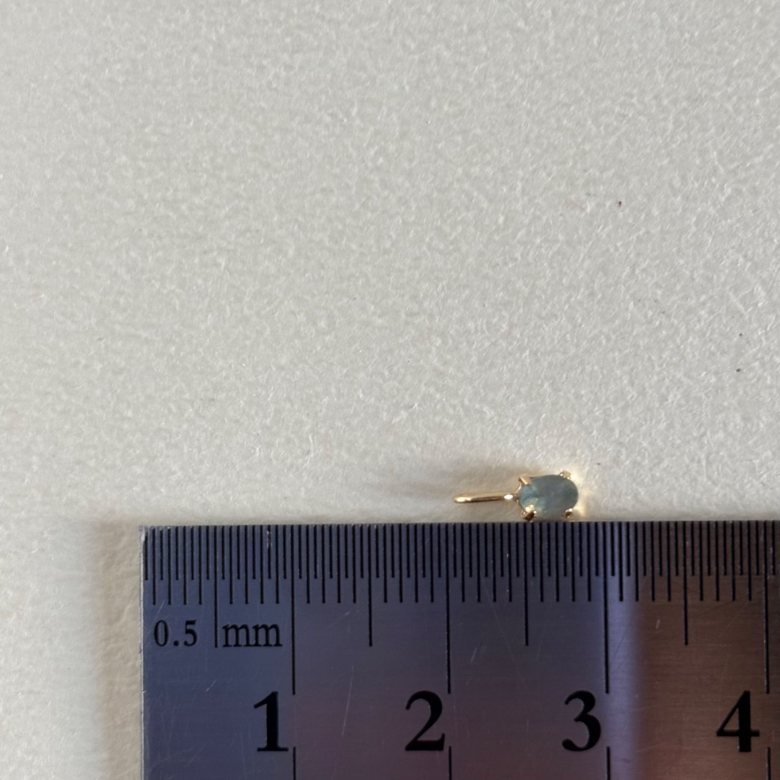K18 天然石アレキサンドライトoval希少　レア　ペンダントトップ18金 2 K18 天然石アレキサンドライトoval希少 レア ペンダントトップ 18金 2