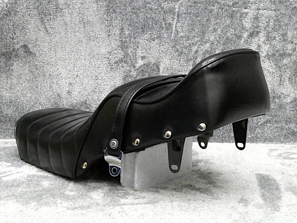 GN125 新アンコ抜き 鋲打ち 黒皮 タックロールシート ベルト付
