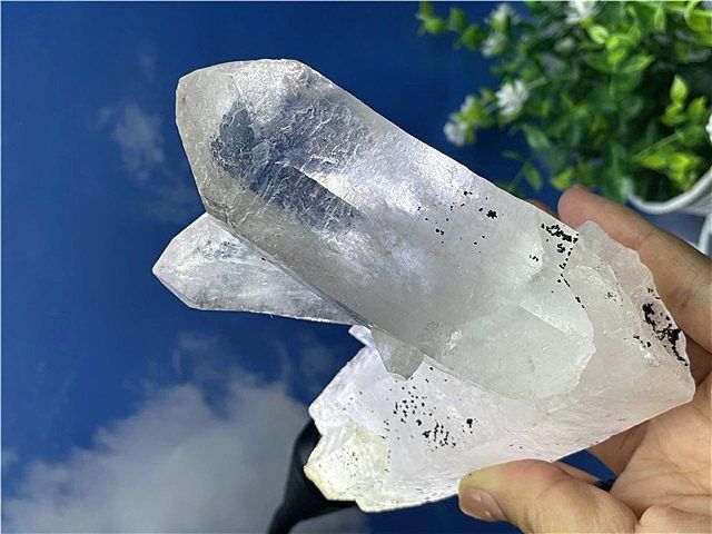 ◆超強いパワー(藍針入り)天然水晶クラスターB88B6/216B28A ◇超強いパワー(藍針入り)天然水晶クラスターB88B6/216B28A - メルカリ