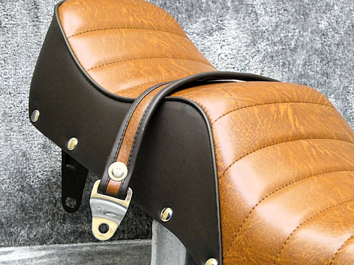 新ローダウンＧＮ１２５　鋲打ち 茶ツートン　タックロールシート　ベルト/①完成品 バイク 新品でローダウンGN125 鋲打ち 茶ツートン タックロール