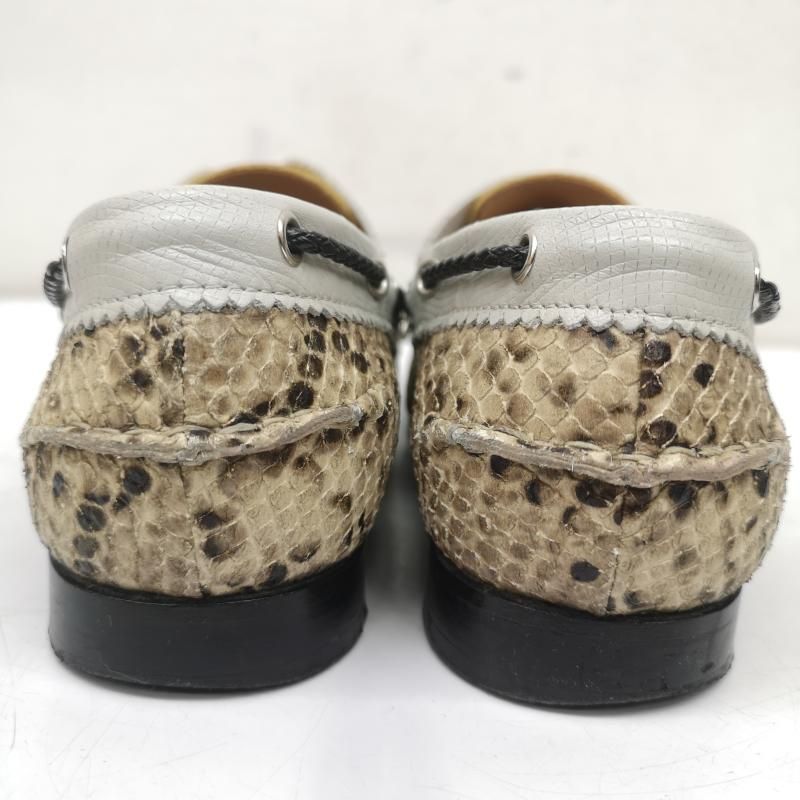 トーガ プルラ コンチョ パイソン モカシン シューズ ローファー