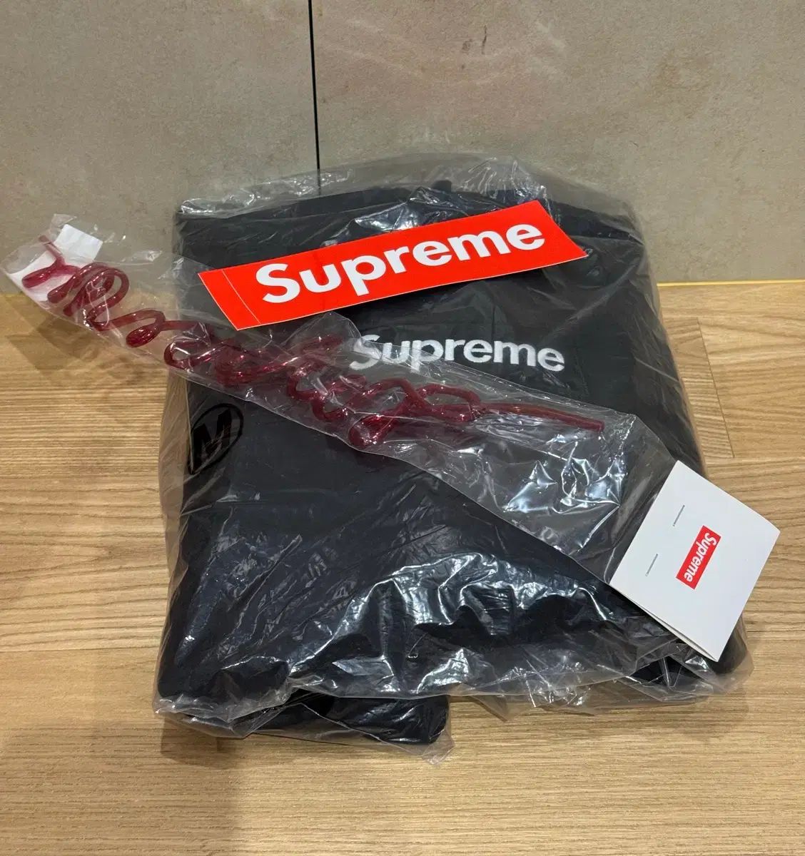 Supreme ボックスロゴ フーディー ブラック m (未開封) - メルカリ