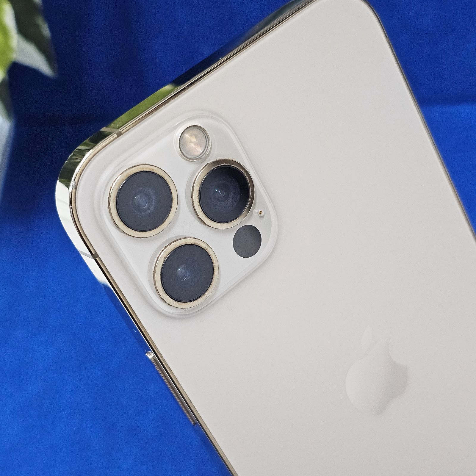 E2029 【バッテリー新品交換済み】iPhone12pro GOLD 128GB バッテリー