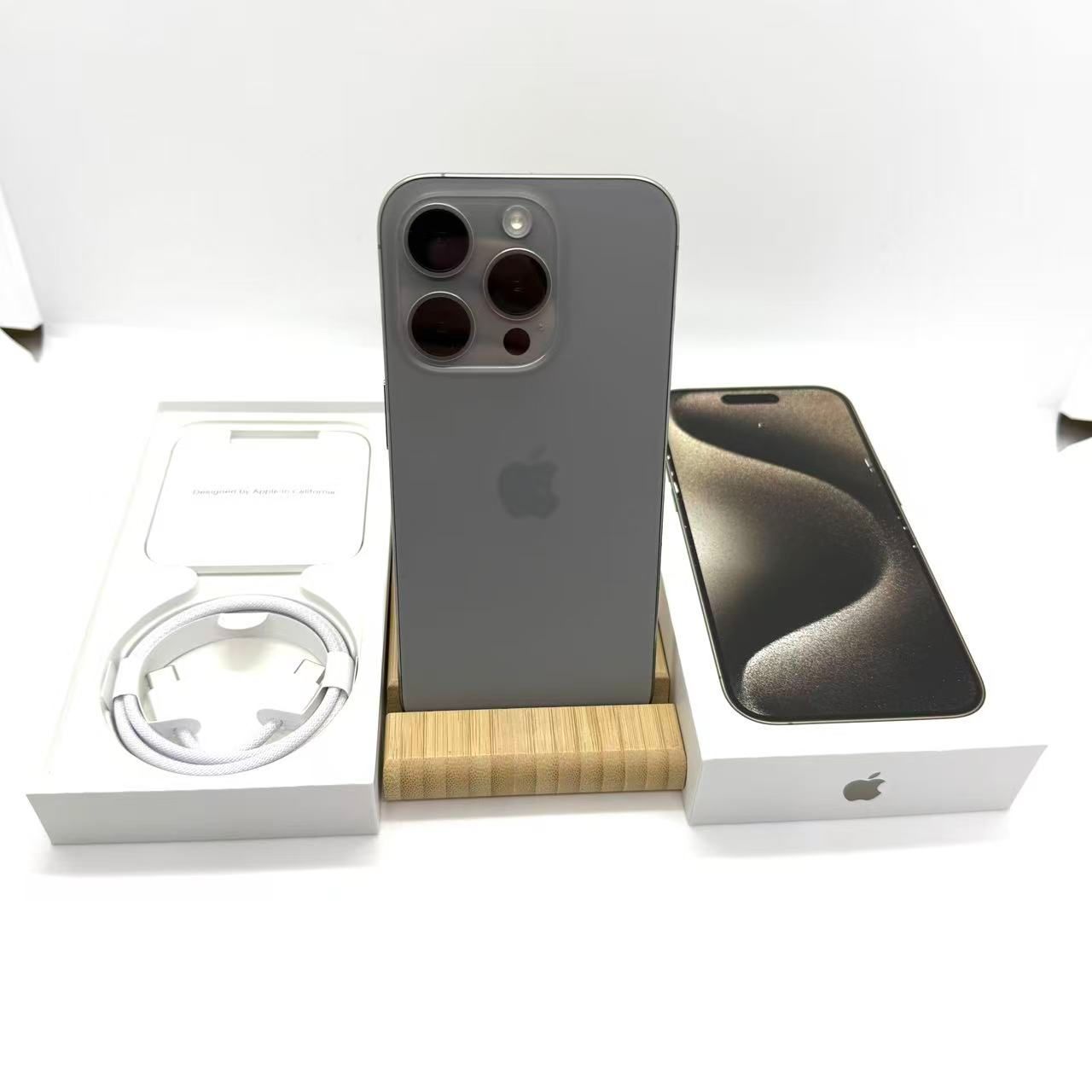 Aランク」SIMフリー iPhone 15 Pro 128GB [ナチュラルチタニウム