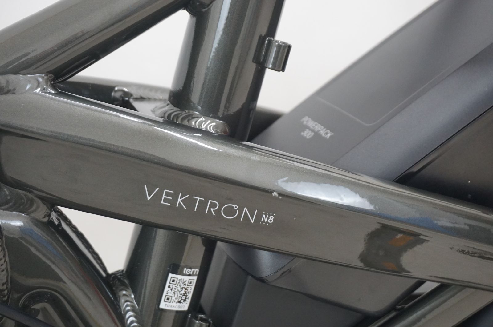 TERN 「ターン」 VEKTRON N8 2024年モデル 電動アシスト自転車 