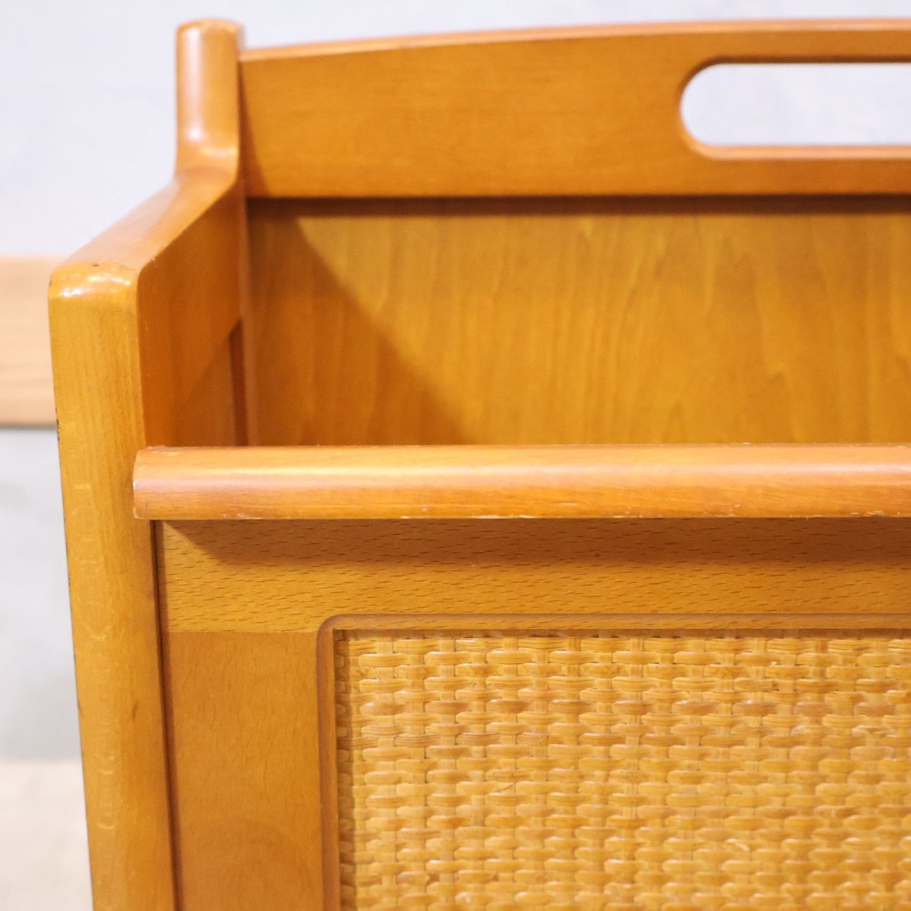 ꧁カリモク家具 karimoku꧂オールドカリモクマガジンラック 籐 ラタン カリモク家具 karimoku꧂オールドカリモクマガジンラック 籐 ラタン