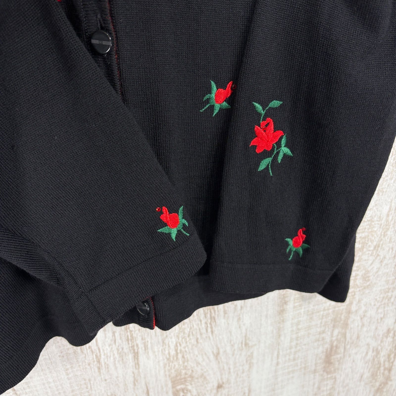エスカーダ ESCADA 花刺繍 アンサンブル 2点セット カーディガン ノースリーブ ニット ウール ピンク ESCADA ヴィンテージ エスカーダ 花柄 フラワー 刺繍 ウール ニット