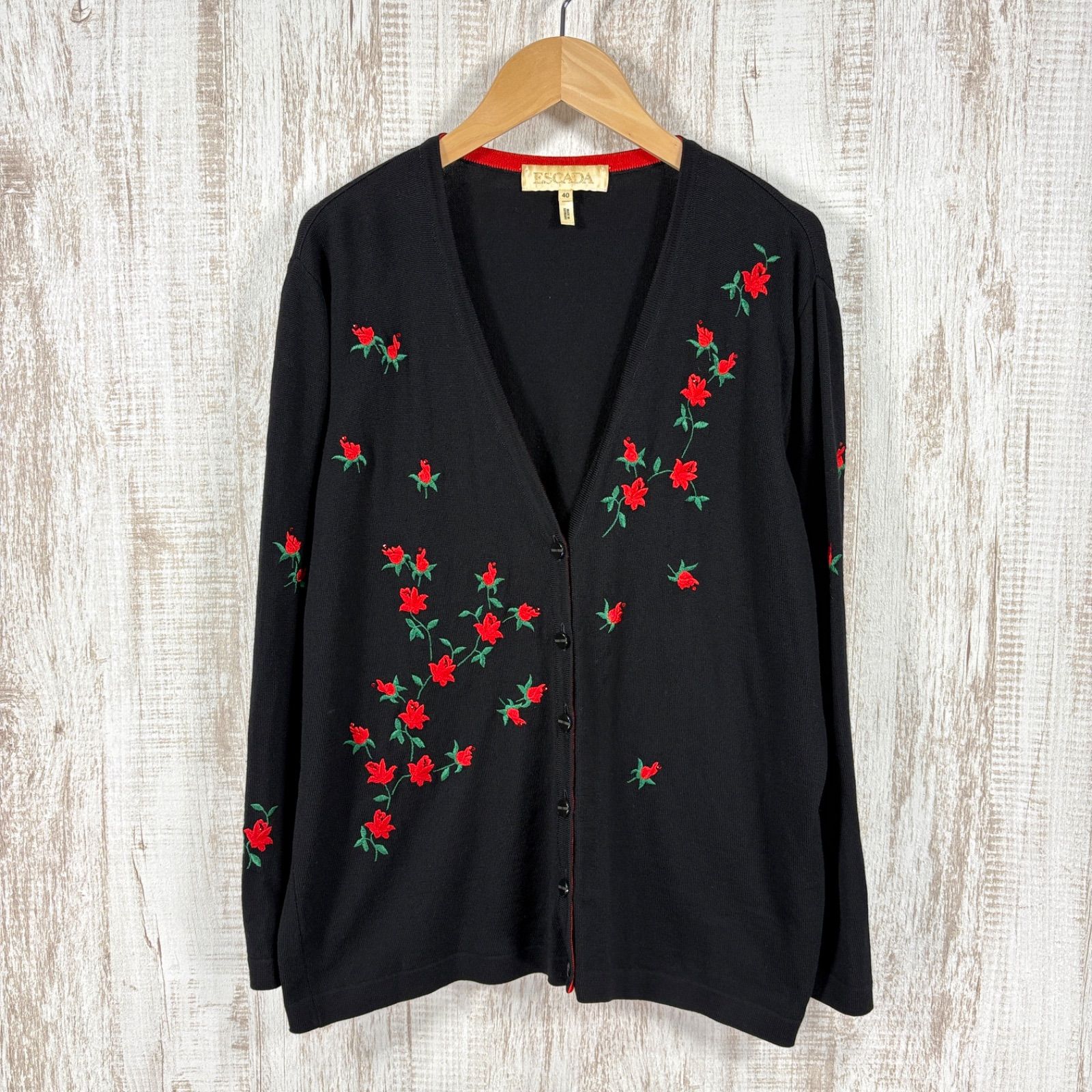 エスカーダ ESCADA 花刺繍 アンサンブル 2点セット カーディガン ノースリーブ ニット ウール ピンク ESCADA ヴィンテージ エスカーダ 花柄 フラワー 刺繍 ウール ニット