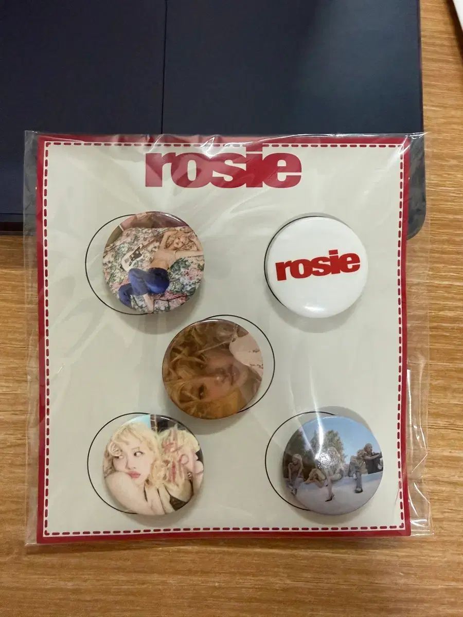 出品) ロゼ Rosie ポップアップ ピンバッジ set A ロージー ソウル
