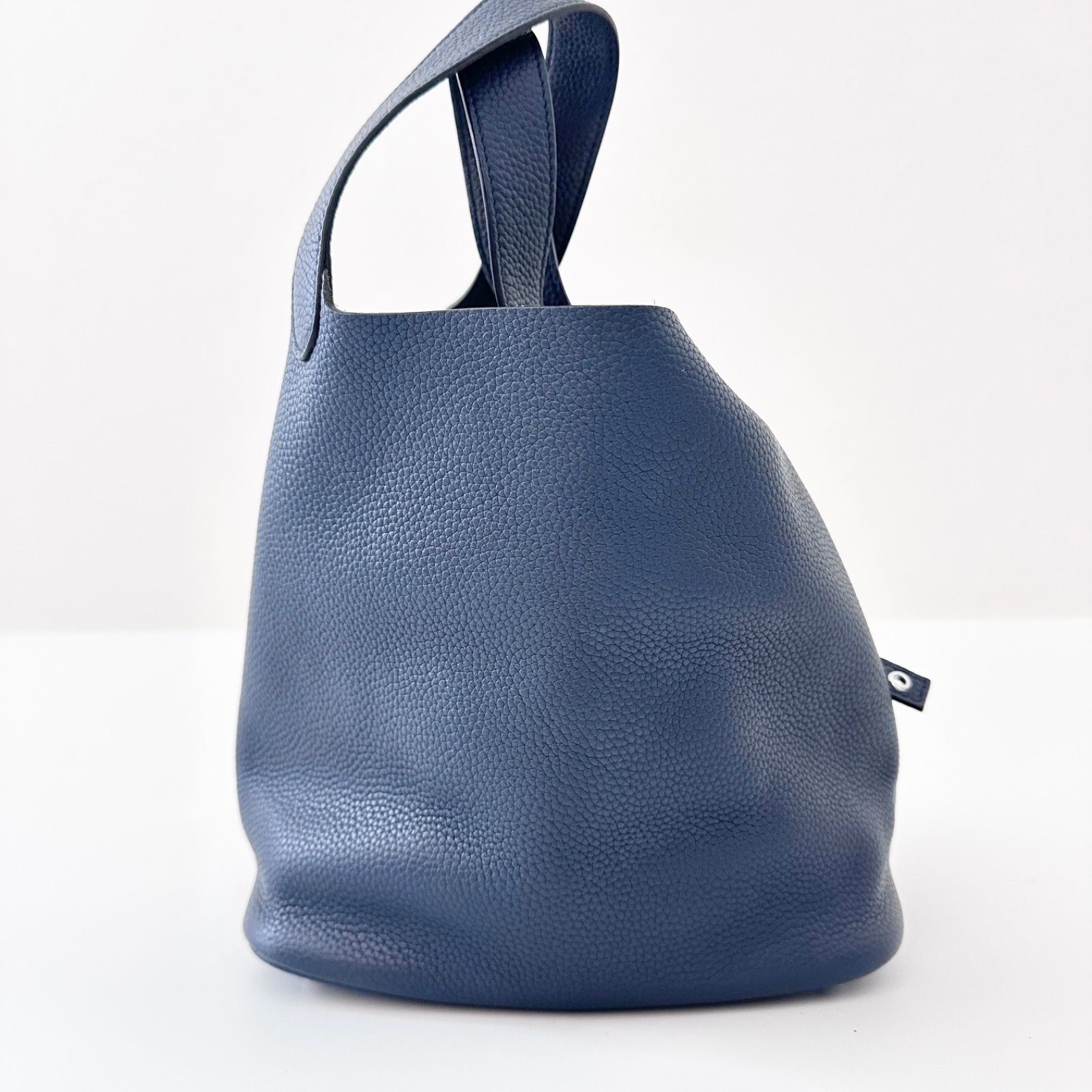 aki&... 4U楽天 プレミアム 本革 キューブバッグ MM ネイビー 定価 