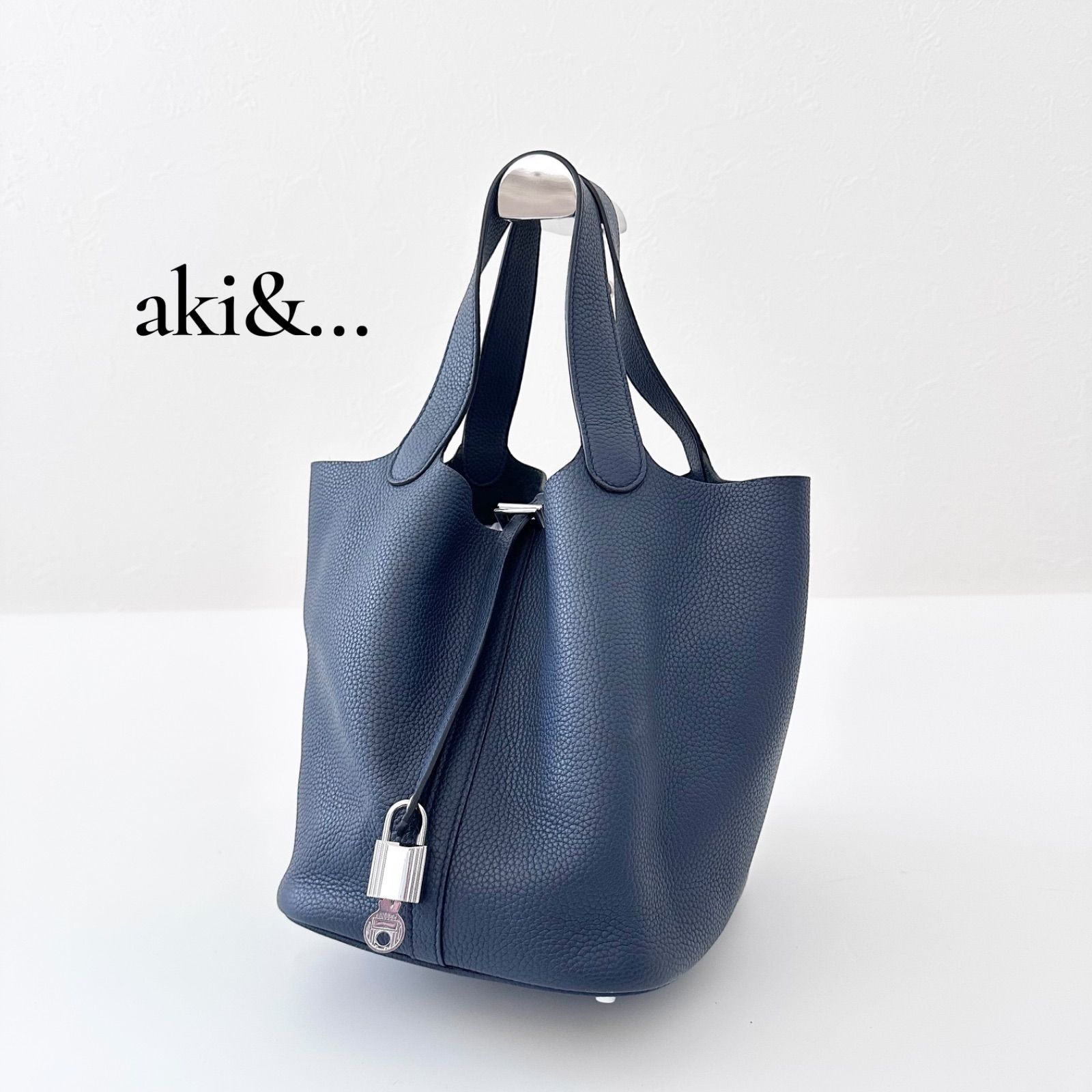 aki&... 4U楽天 プレミアム 本革 キューブバッグ MM ネイビー 定価 