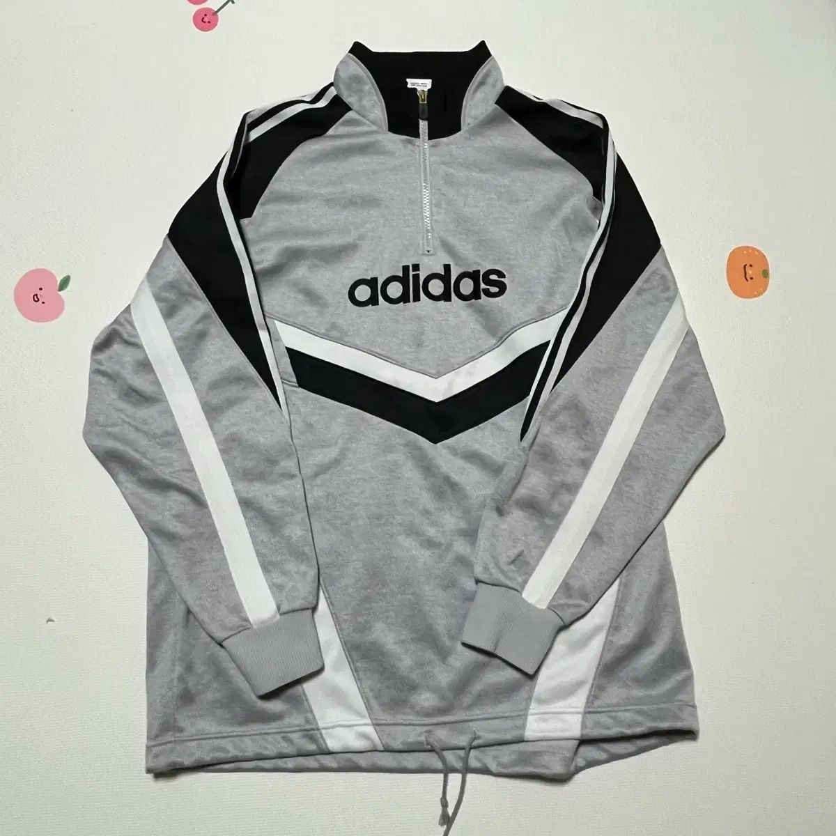 アディダス オールドスクール ヴィンテージ ハーフジップ - メルカリ