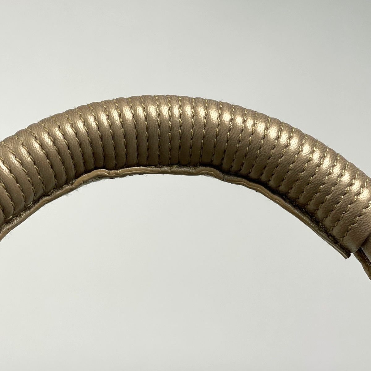 ロエベ LOEWE ナッパアイレ アナグラム ハンドバッグ レザー ゴールド