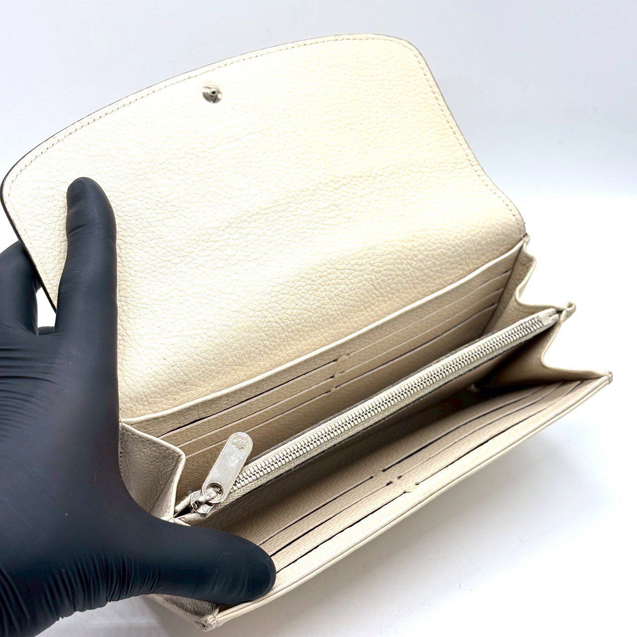 ルイヴィトン✨マヒナ　ポルトフォイユ　イリス✨長財布　ホワイト　214 静かに、上質が伝わる】 LOUIS VUITTON 長財布 マヒナ ポルトフォイユ