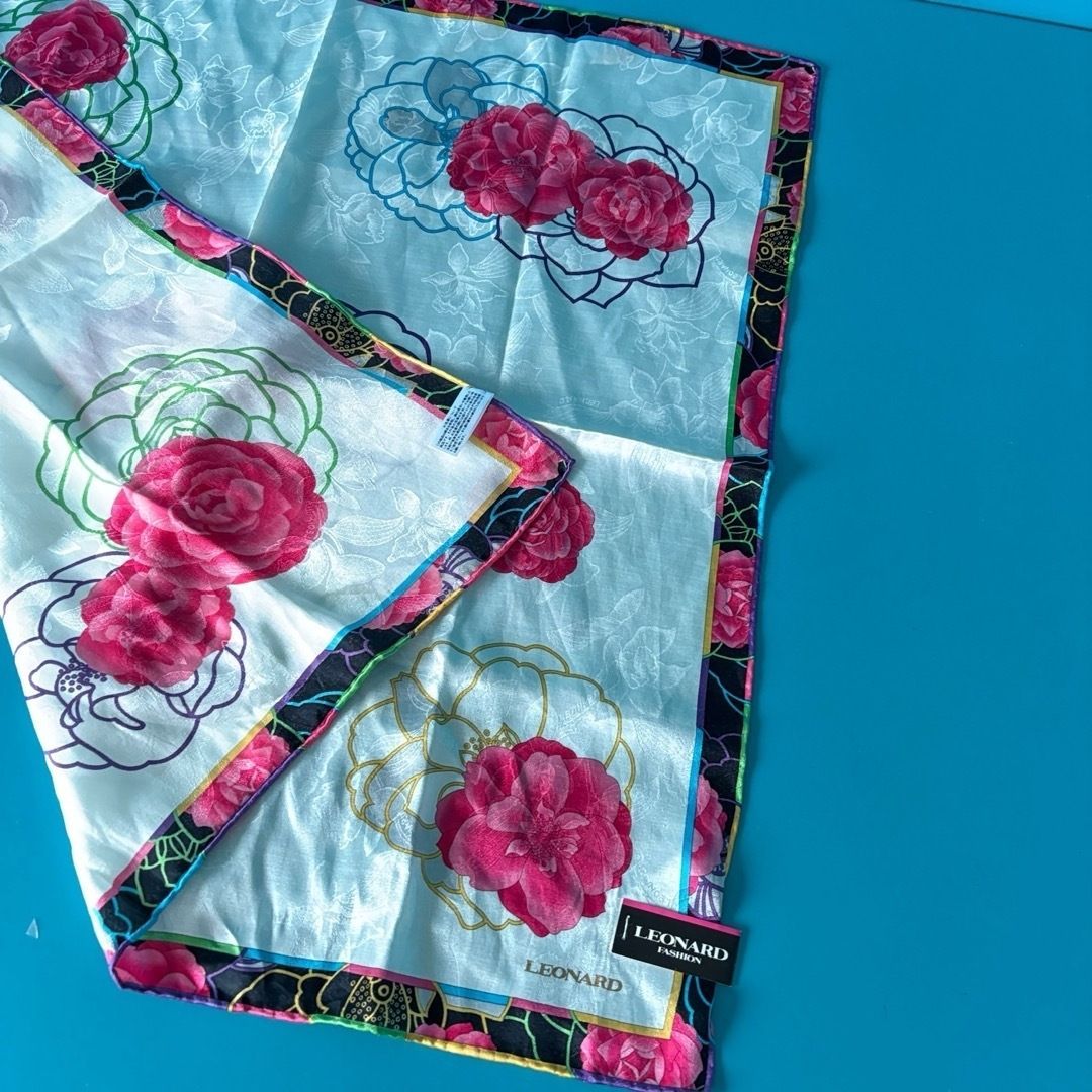 c25 LEONARD レオナール ハンカチ スカーフ シルク混 花柄 57cm - メルカリ