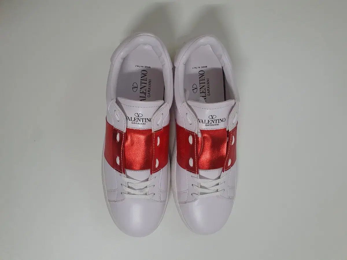 Valentino メタリック ストライプ オープン スニーカー (白 レッド