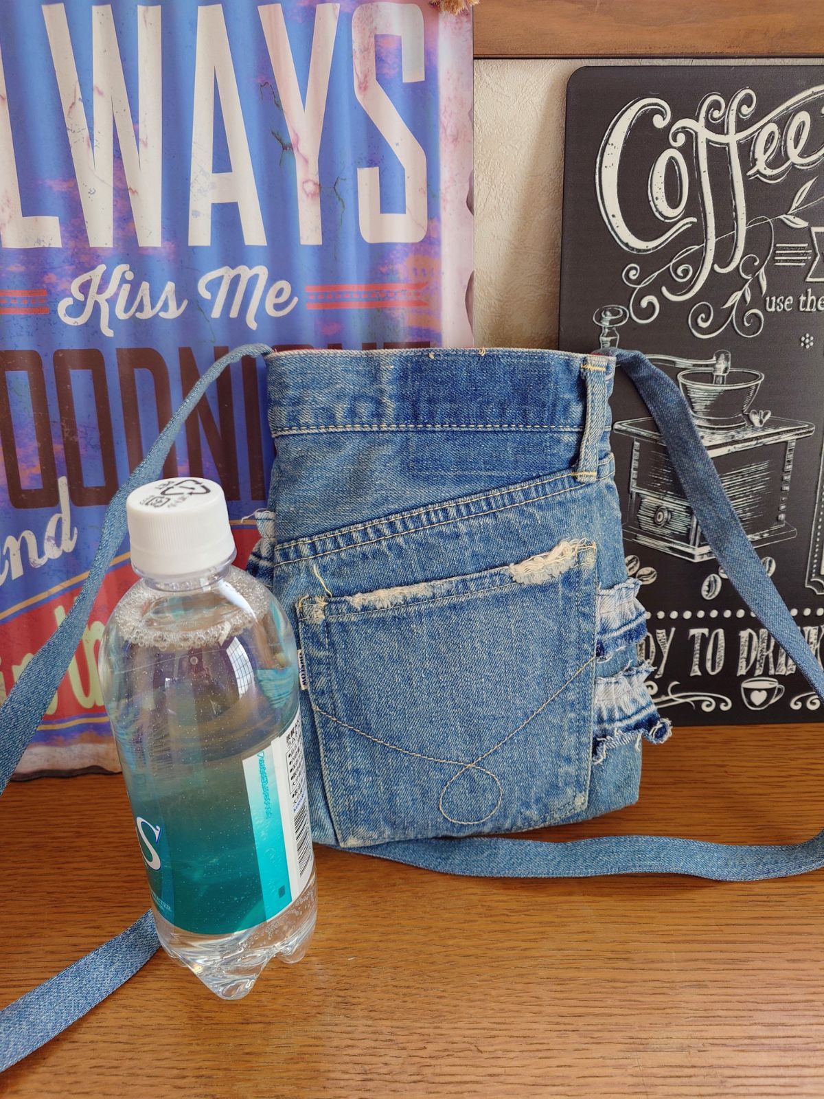 84☆USEDダメージデニムリメイク☆サコッシュ☆フリルショルダーバッグ