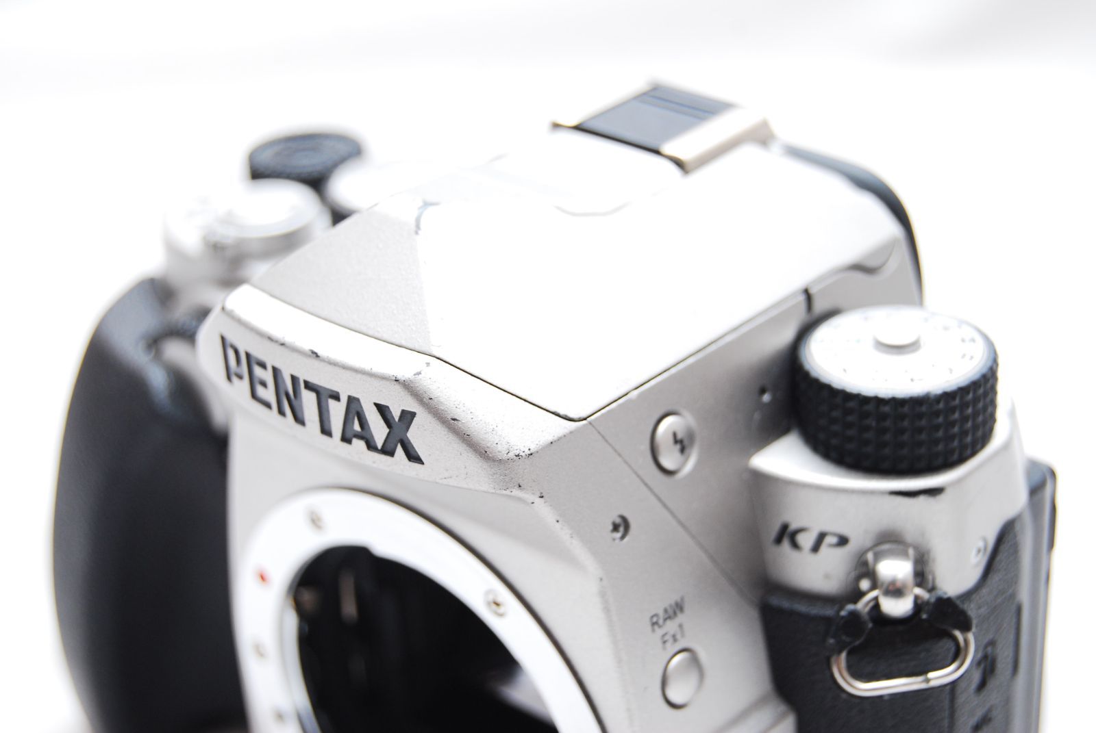 ☆PENTAX デジタル一眼レフカメラ KP ボディ シルバー ペンタックス