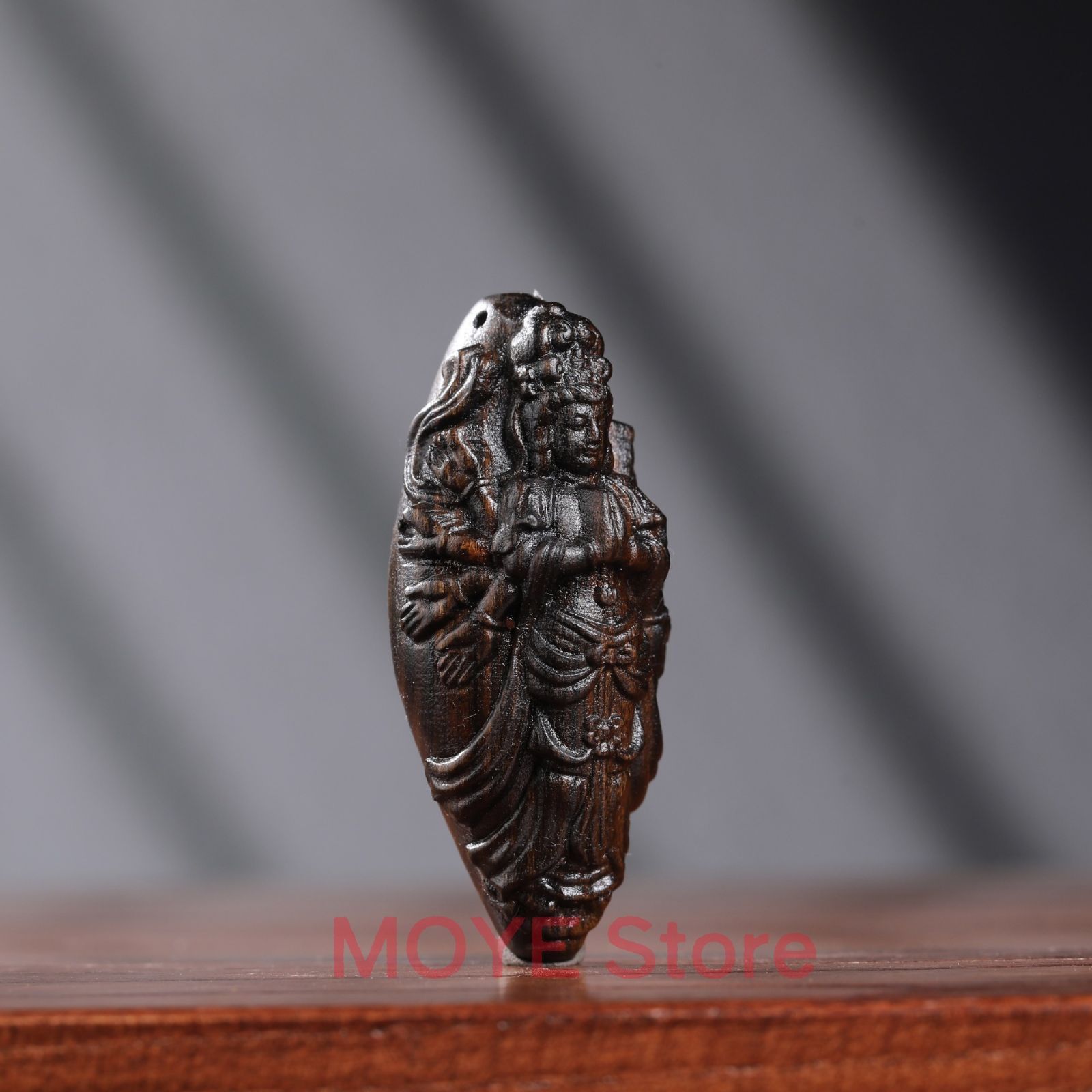 観音菩薩 観音像 柘植製 木彫り ペンダント 木製工芸品 彫刻 木製 沈香