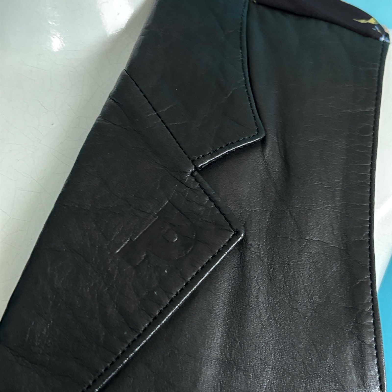 1498 ピンクハウス 牛革 レザーベスト 花柄切替 黒 ジレ レディース 本