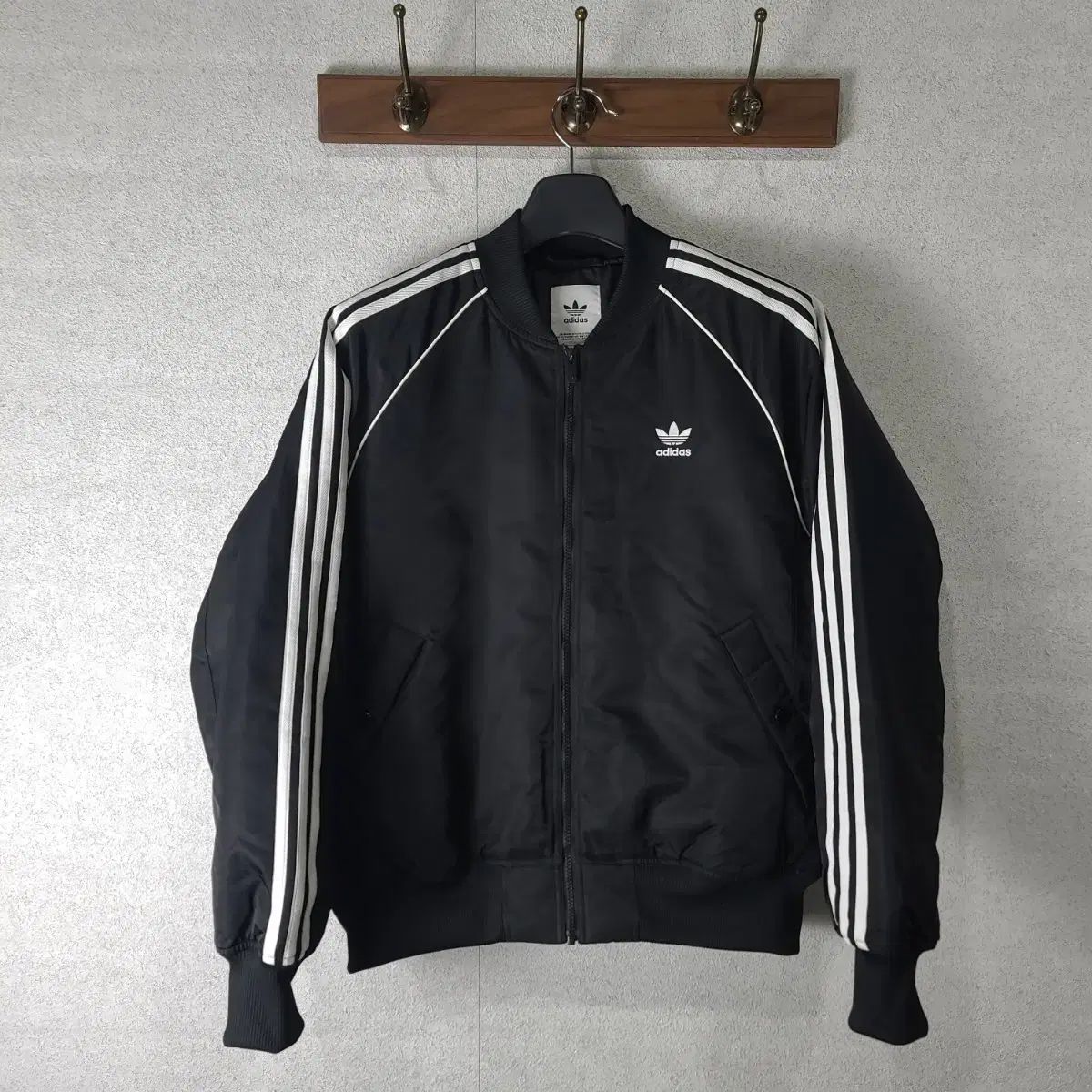 アディダス プレミアム カレッジエイト ジャケット L - メルカリ