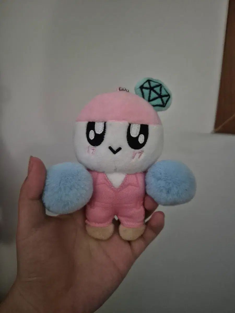 SEVENTEEN 公式ぬいぐるみ ボンボンイ - メルカリ