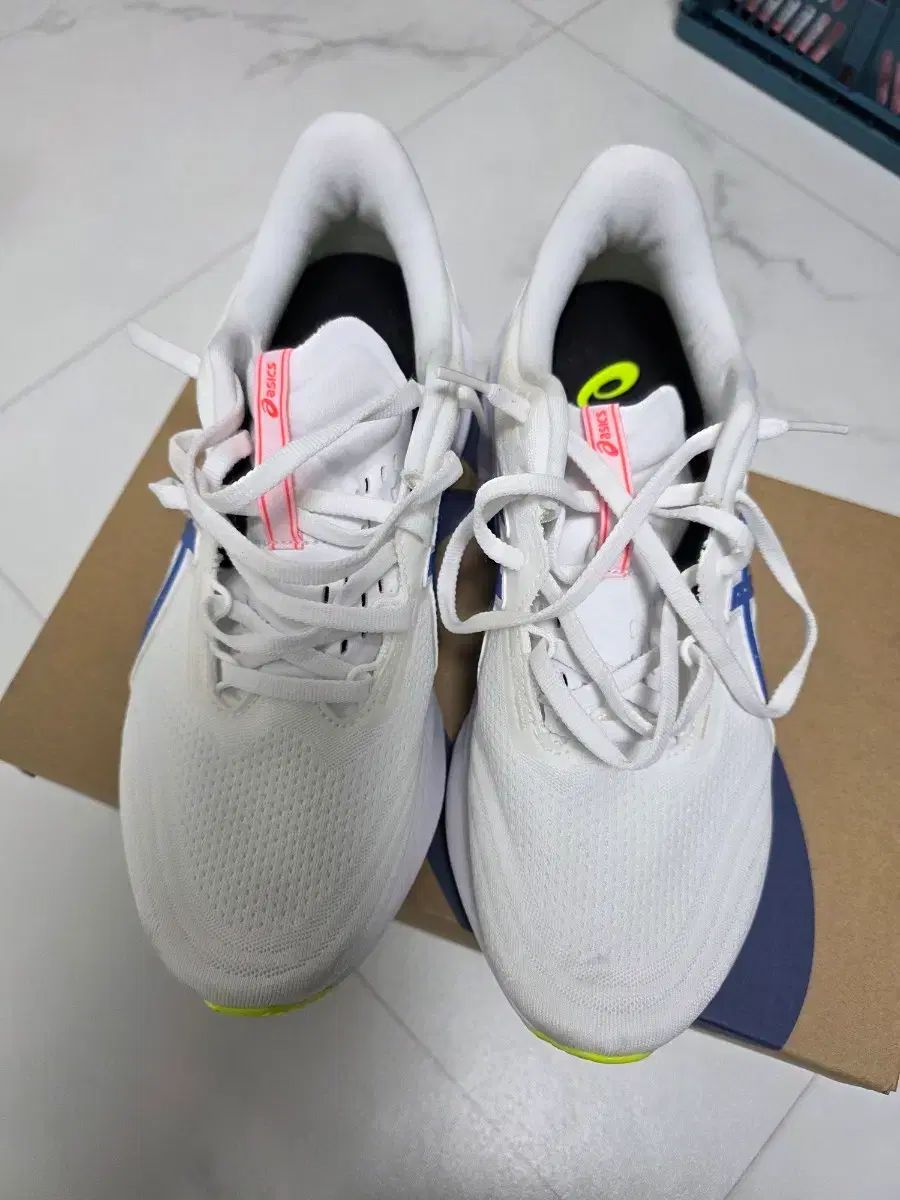 アシックス ランニングシューズ ノヴァブラスト5 265 - メルカリ