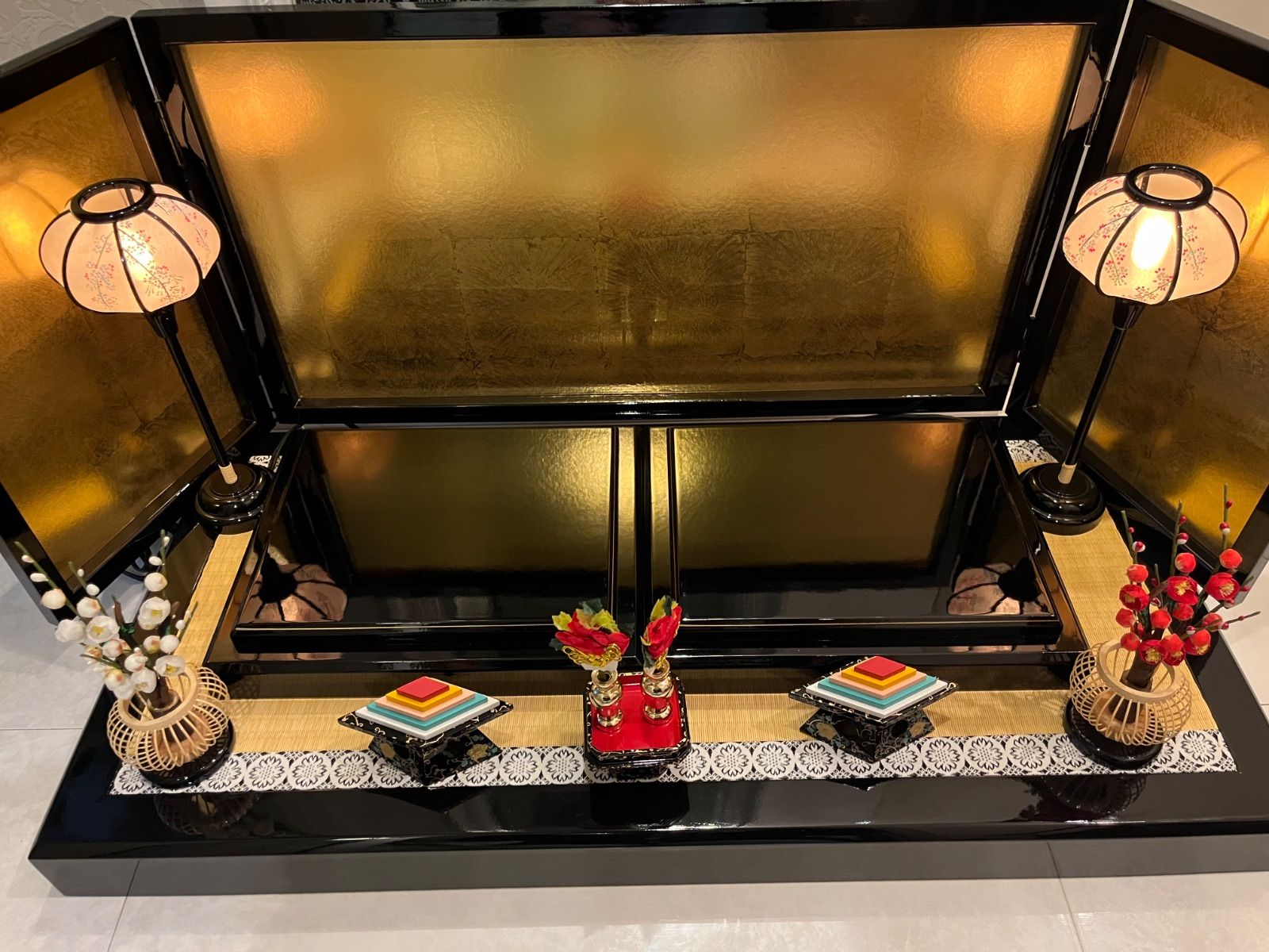 親王飾り　1216 五角形飾り台セット 新品☆極上☆梅と鳳凰の共演☆三五☆京十一番の親王飾り☆絢爛豪華な