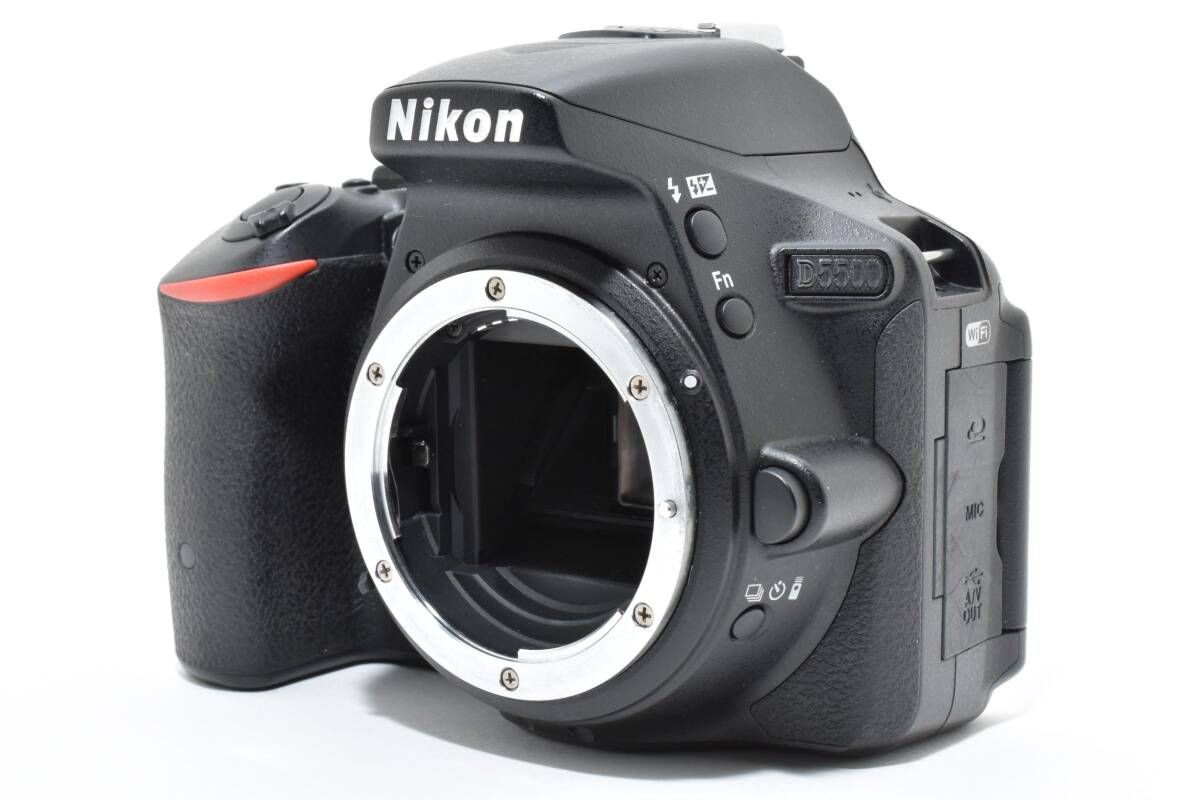 ☆極上美品☆《ショット数5,264回》ニコン NIKON D5500 ボディ