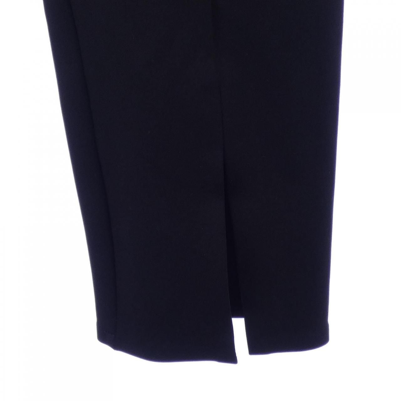 ザロウ THE ROW THILDE スキューバパンツ 3448-K106 パンツ - メルカリ 