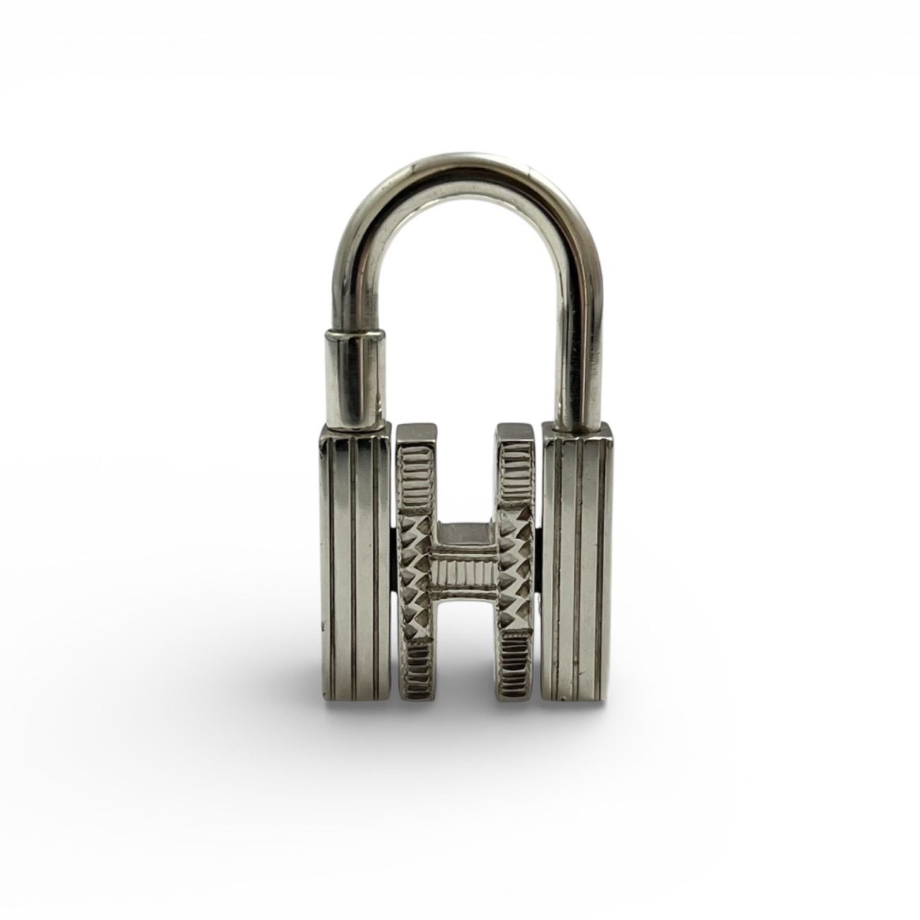 エルメス　トゥアレグ　H カデナ　チャーム　925 HERMES エルメス トゥアレグ カデナ チャーム シルバー 925 - メルカリ