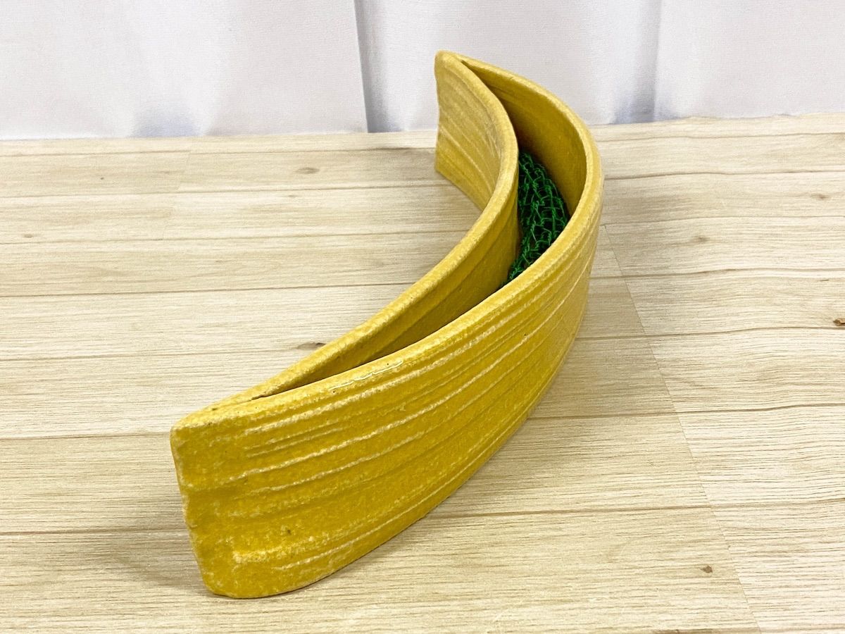 KB125-2】陶器 水盤 花器 三日月型 黄色 横幅約41cm 奥行約11.5cm 高さ