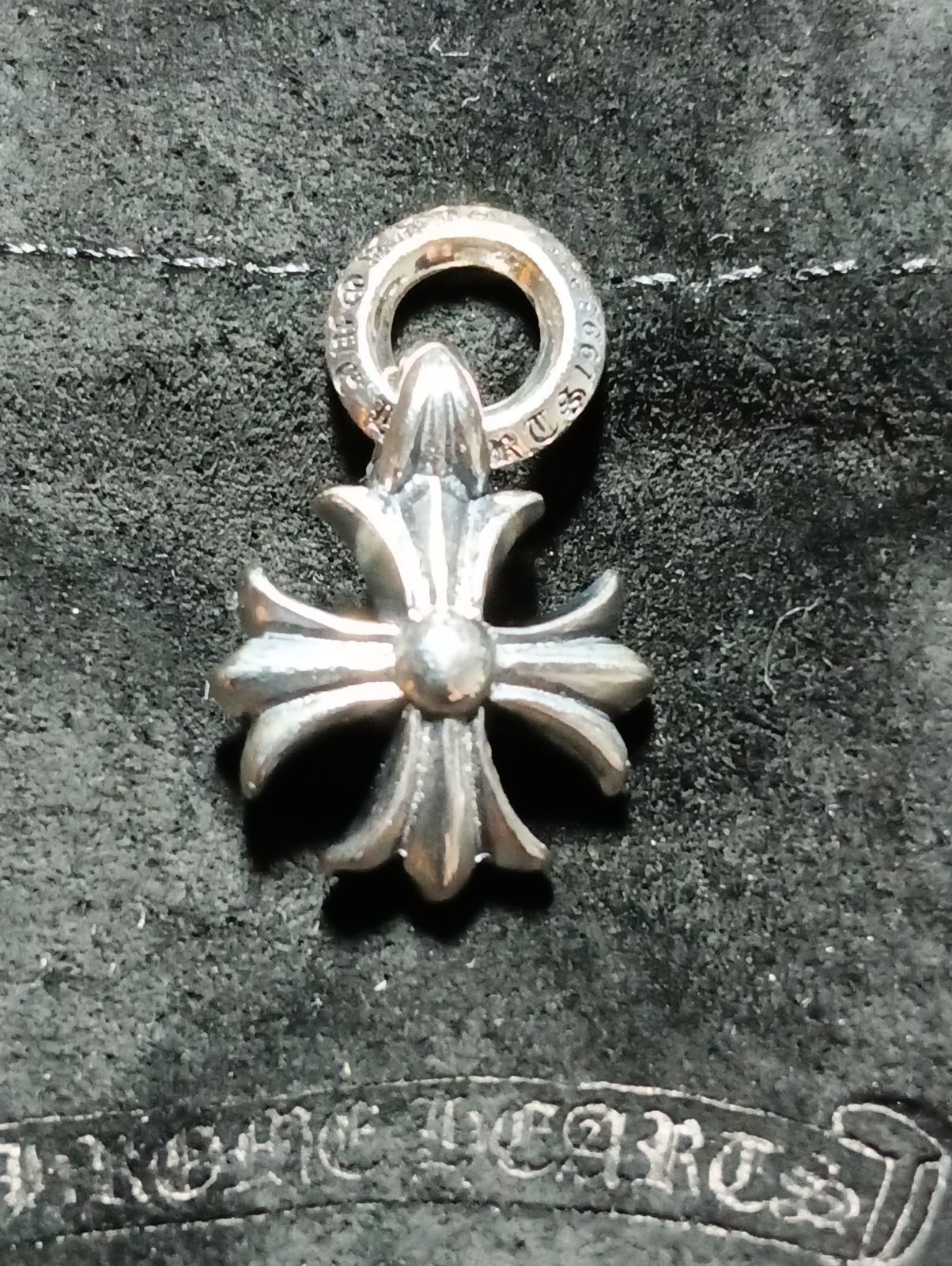 新品仕上げ☆CHROME HEARTS カットアウト CHプラス sv.925 チャーム