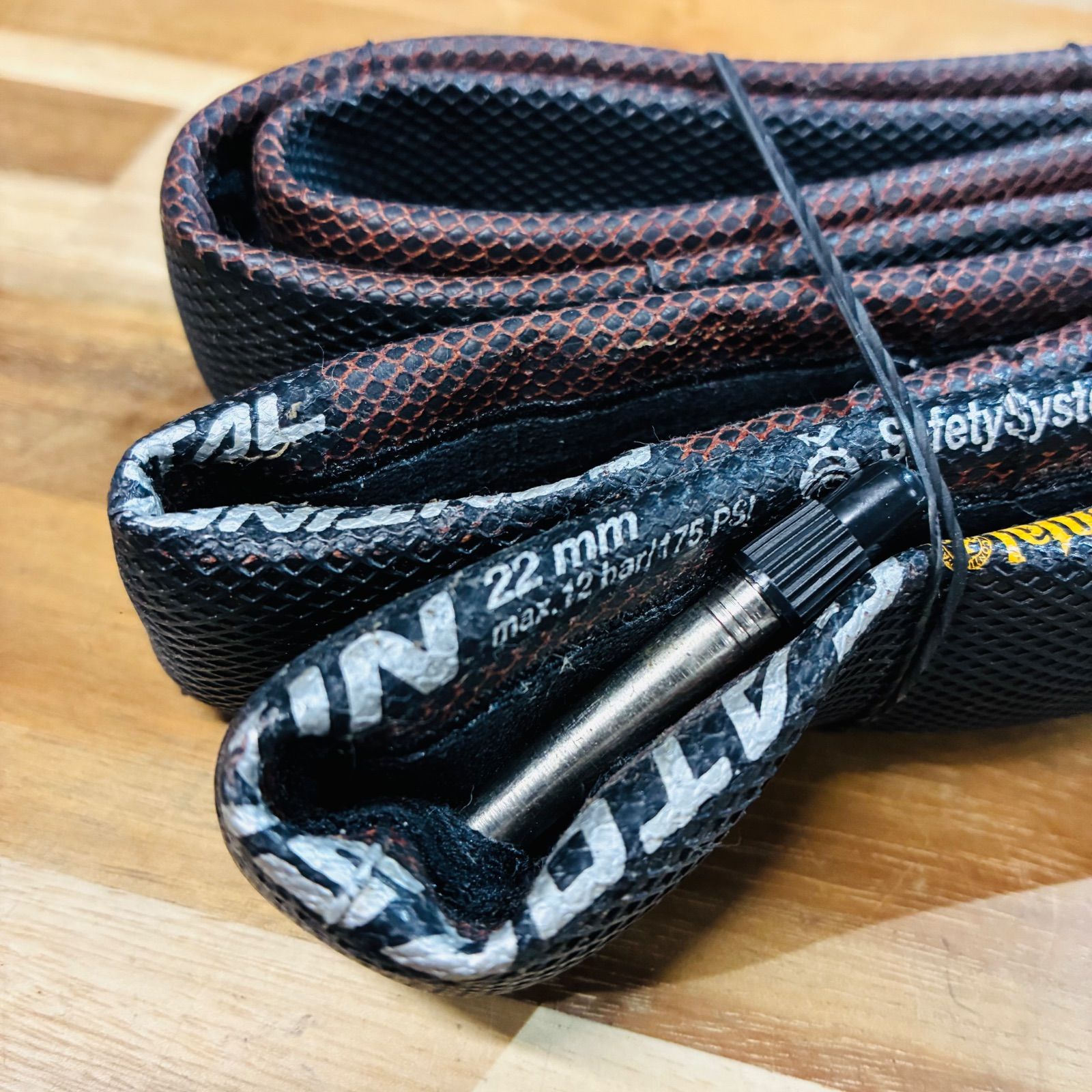 未使用品】 CONTINENTAL SPRINTER GATORSKIN 22-622 700x22c TU 