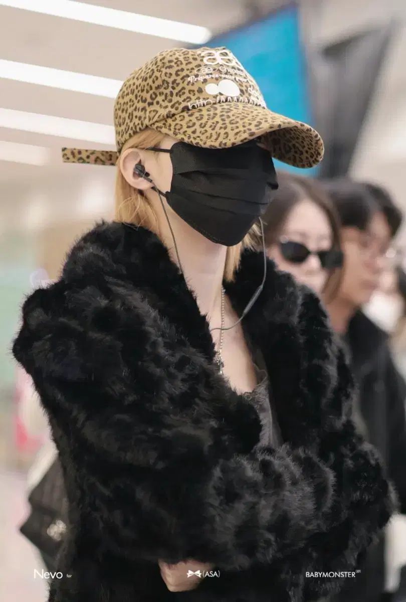 SCULPTOR スカルプター ファーコート ジャケット 韓国 SCULPTOR スカルプター ブラック ファー コルセット クロップド