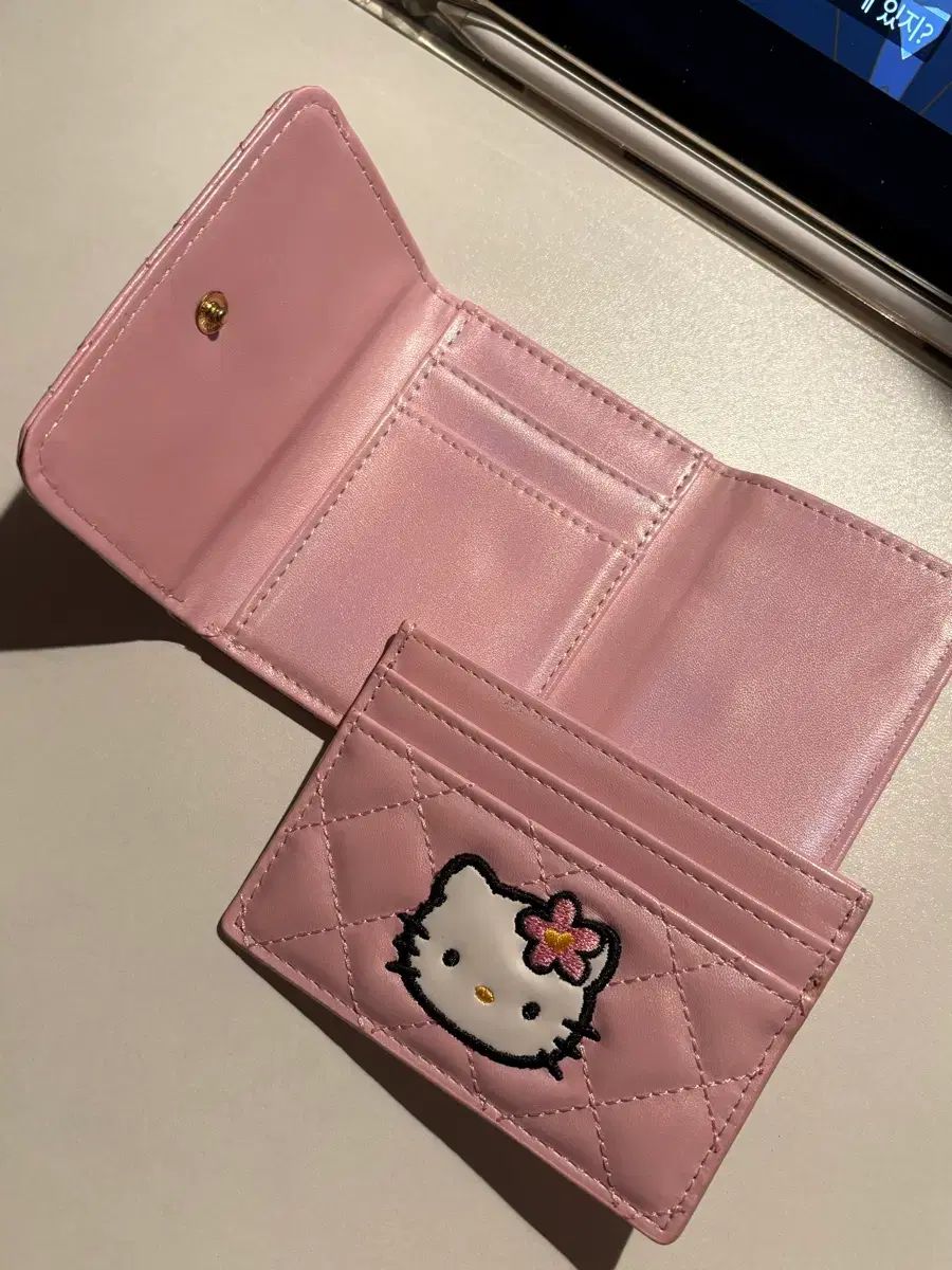  ハローキティ 文房具 モデル キルティング カードウォレット 二つ折り財布 その他 タレントグッズ