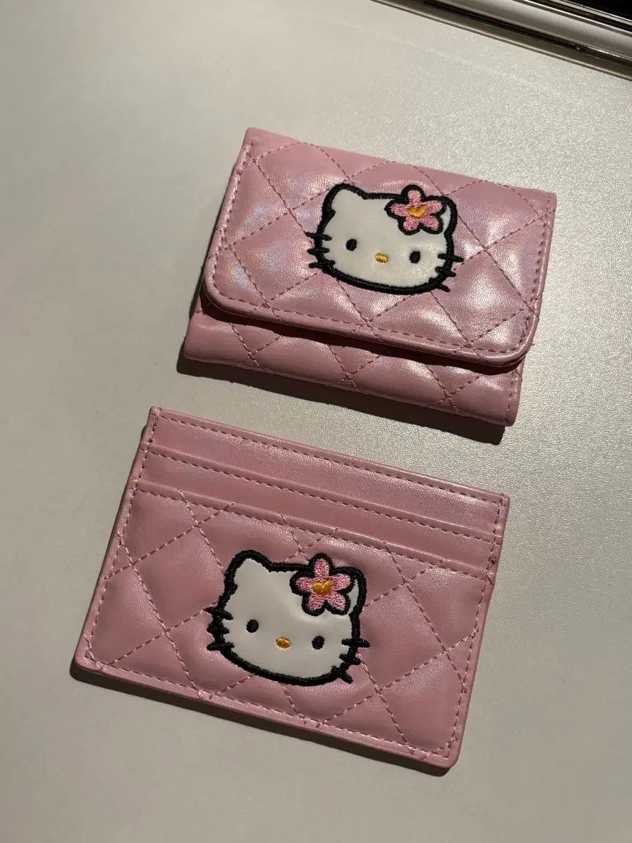 ハローキティ 文房具 モデル キルティング カードウォレット 二つ折り財布