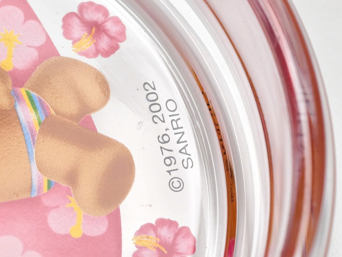 日焼けキティ ガラストレイ