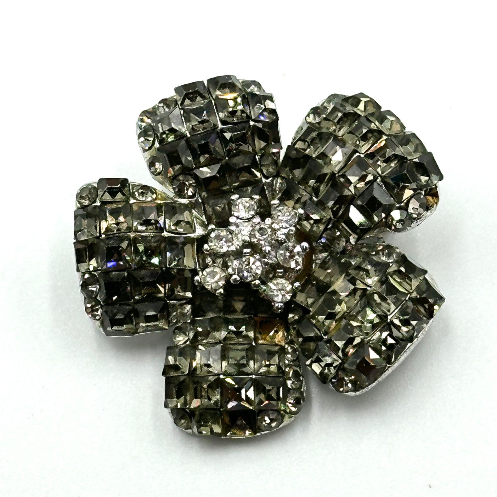 24時間以内発送】FOXEY フォクシー ブローチ ラインストーン - メルカリ