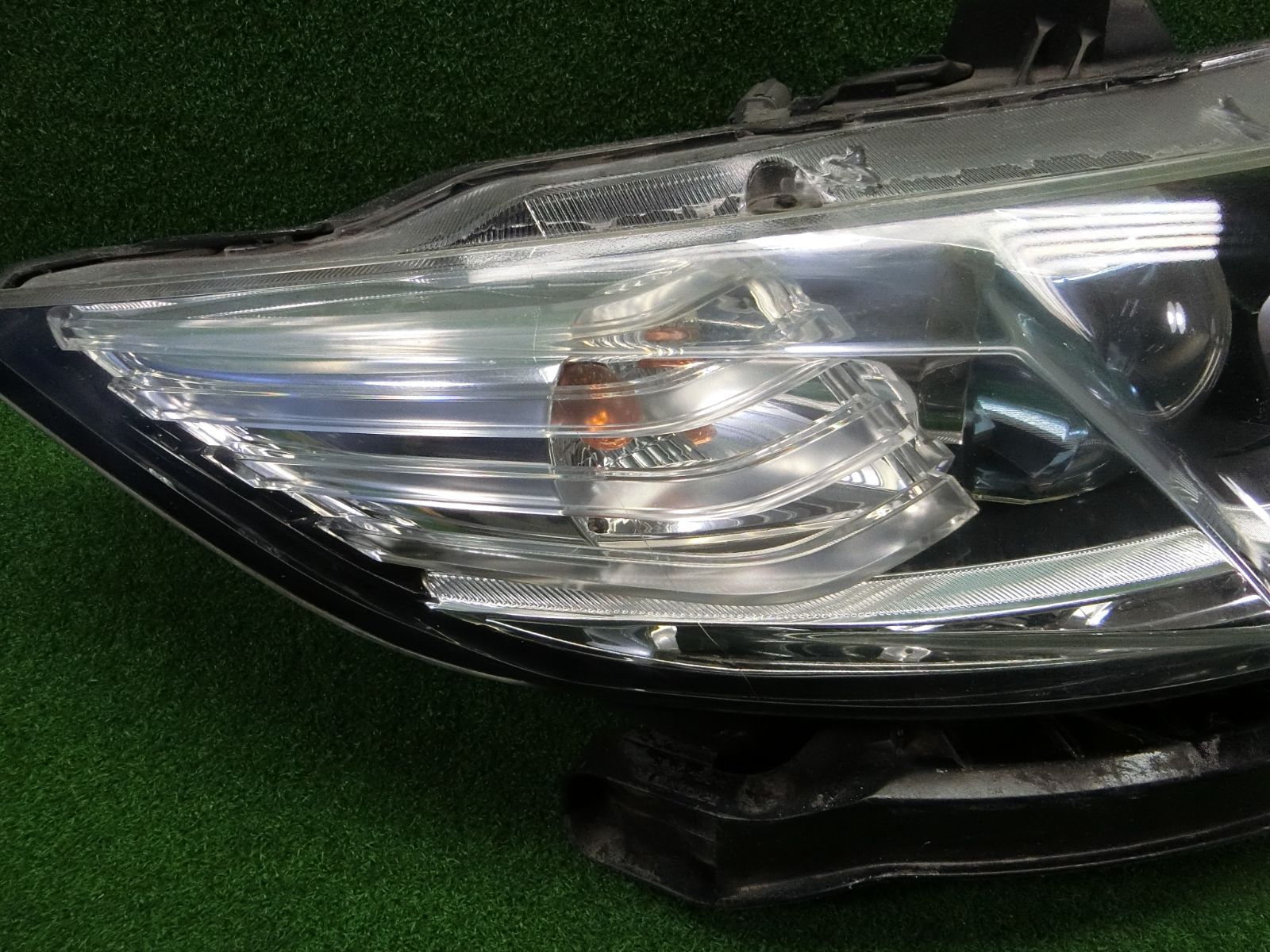 13411] 送料無料 ホンダ CR-Z ZF1 右 ヘッドライト KOITO 100-22010